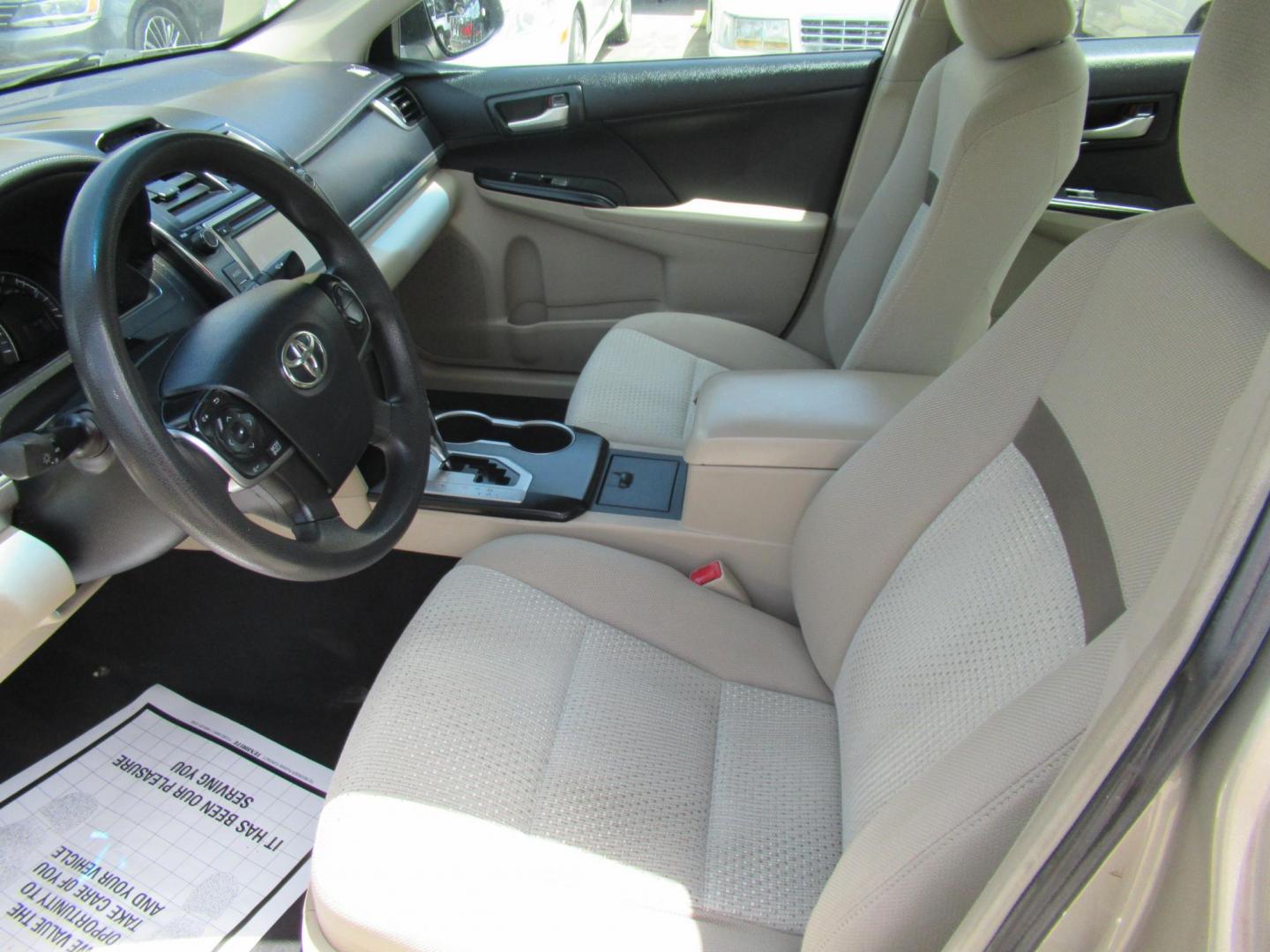 2013 Gold /Tan Toyota Camry SE (4T4BF1FK6DR) with an 2.5L L4 DOHC 16V engine, 6-Speed Automatic transmission, located at 1511 North Shepherd Dr., Houston, TX, 77008, (281) 657-1221, 29.798361, -95.412560 - 2013 TOYOTA CAMRY LE VIN: 4T4BF1FK6DR275183 4 T 4 B F 1 F K 6 D R 2 7 5 1 8 3 SEDAN 4 DR 2.5L I4 F DOHC 16V GASOLINE FRONT WHEEL DRIVE - Photo#17