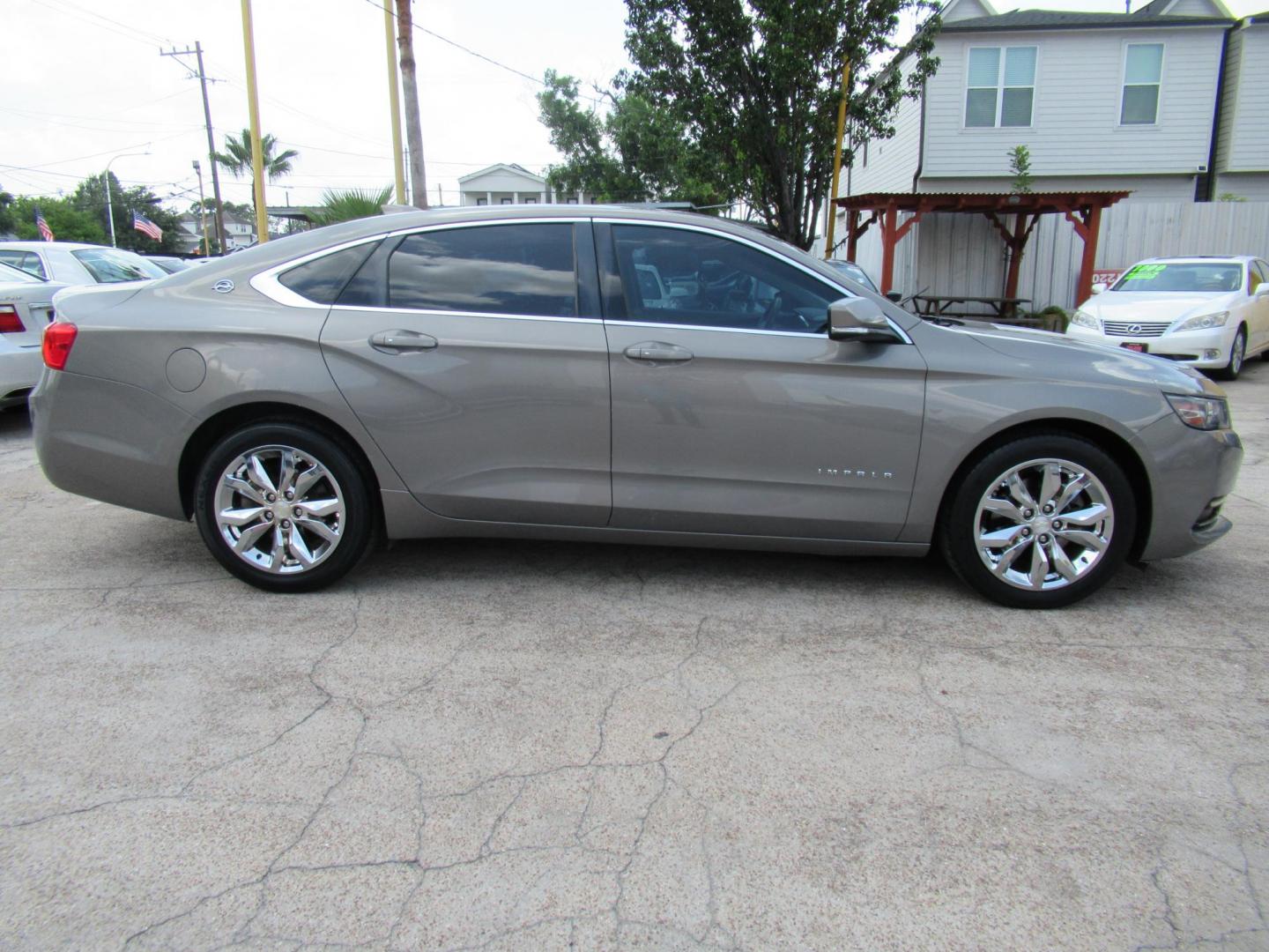 2018 Gray /Black Chevrolet Impala LT (2G1105S31J9) with an 3.6L V6 DOHC 24V engine, 6A transmission, located at 1511 North Shepherd Dr., Houston, TX, 77008, (281) 657-1221, 29.798361, -95.412560 - 2018 CHEVROLET IMPALA LT VIN: 2G1105S31J9119670 2 G 1 1 0 5 S 3 1 J 9 1 1 9 6 7 0 SEDAN 4 DR 3.6L V6 F DOHC 24V GASOLINE FRONT WHEEL DRIVE - Photo#18