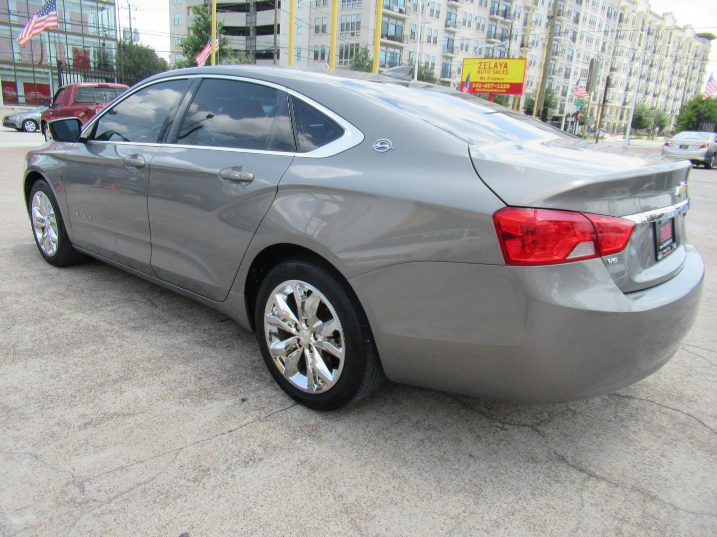 2018 Gray /Black Chevrolet Impala LT (2G1105S31J9) with an 3.6L V6 DOHC 24V engine, 6A transmission, located at 1511 North Shepherd Dr., Houston, TX, 77008, (281) 657-1221, 29.798361, -95.412560 - 2018 CHEVROLET IMPALA LT VIN: 2G1105S31J9119670 2 G 1 1 0 5 S 3 1 J 9 1 1 9 6 7 0 SEDAN 4 DR 3.6L V6 F DOHC 24V GASOLINE FRONT WHEEL DRIVE - Photo#20