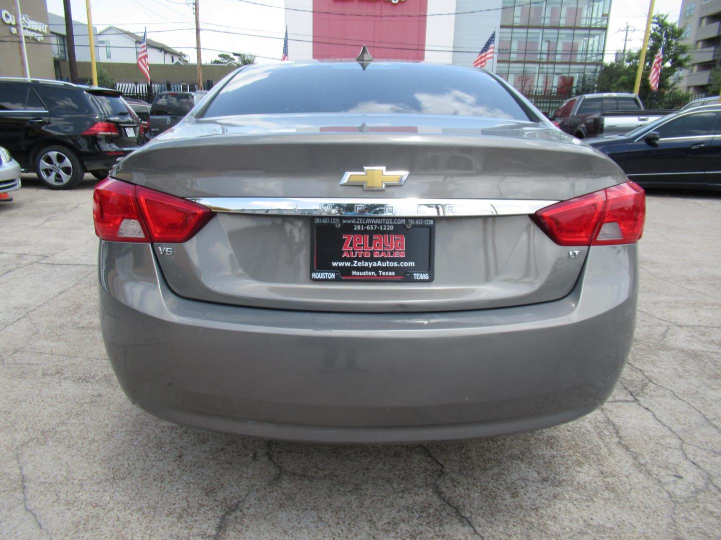2018 Gray /Black Chevrolet Impala LT (2G1105S31J9) with an 3.6L V6 DOHC 24V engine, 6A transmission, located at 1511 North Shepherd Dr., Houston, TX, 77008, (281) 657-1221, 29.798361, -95.412560 - 2018 CHEVROLET IMPALA LT VIN: 2G1105S31J9119670 2 G 1 1 0 5 S 3 1 J 9 1 1 9 6 7 0 SEDAN 4 DR 3.6L V6 F DOHC 24V GASOLINE FRONT WHEEL DRIVE - Photo#21