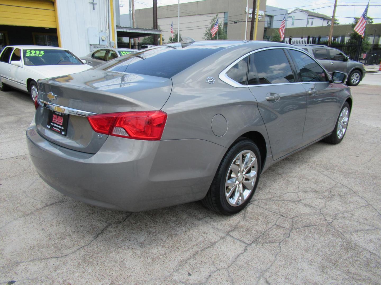 2018 Gray /Black Chevrolet Impala LT (2G1105S31J9) with an 3.6L V6 DOHC 24V engine, 6A transmission, located at 1511 North Shepherd Dr., Houston, TX, 77008, (281) 657-1221, 29.798361, -95.412560 - 2018 CHEVROLET IMPALA LT VIN: 2G1105S31J9119670 2 G 1 1 0 5 S 3 1 J 9 1 1 9 6 7 0 SEDAN 4 DR 3.6L V6 F DOHC 24V GASOLINE FRONT WHEEL DRIVE - Photo#22