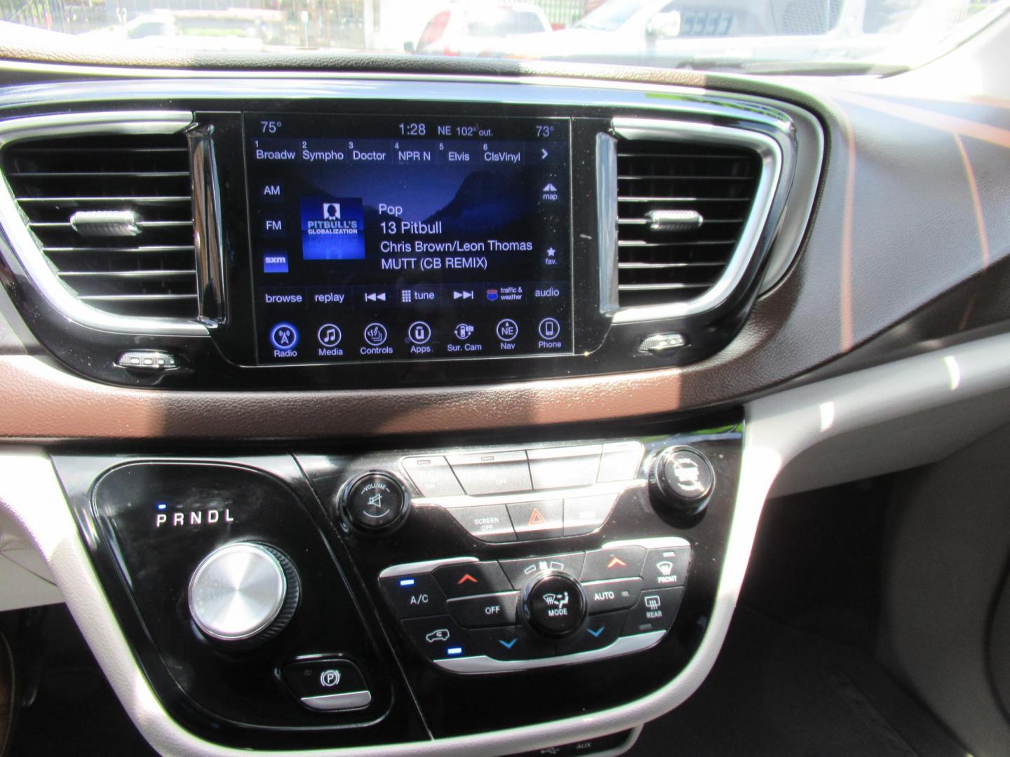 2017 Gold /Gray Chrysler Pacifica Touring-L Plus (2C4RC1EG5HR) with an 3.6L V6 DOHC 24V engine, 9A transmission, located at 1511 North Shepherd Dr., Houston, TX, 77008, (281) 657-1221, 29.798361, -95.412560 - 2017 CHRYSLER PACIFICA TOURING-L PLUS VIN: 2C4RC1EG5HR559653 2 C 4 R C 1 E G 5 H R 5 5 9 6 5 3 VAN 3.6L V6 F DOHC 24V GASOLINE FRONT WHEEL DRIVE - Photo#22