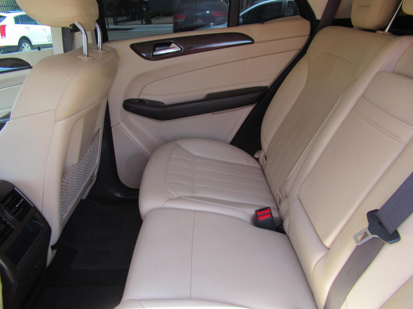 2018 Black /Tan Mercedes-Benz GLE-Class GLE350 4MATIC (4JGDA5HB2JB) with an 3.5L V6 DOHC 24V engine, 7A transmission, located at 1511 North Shepherd Dr., Houston, TX, 77008, (281) 657-1221, 29.798361, -95.412560 - 2018 MERCEDES-BENZ GLE 350 4MATIC VIN: 4JGDA5HB2JB040860 4 J G D A 5 H B 2 J B 0 4 0 8 6 0 4 DOOR WAGON/SPORT UTILITY 3.5L V6 F DOHC 24V GASOLINE ALL WHEEL DRIVE - Photo#11