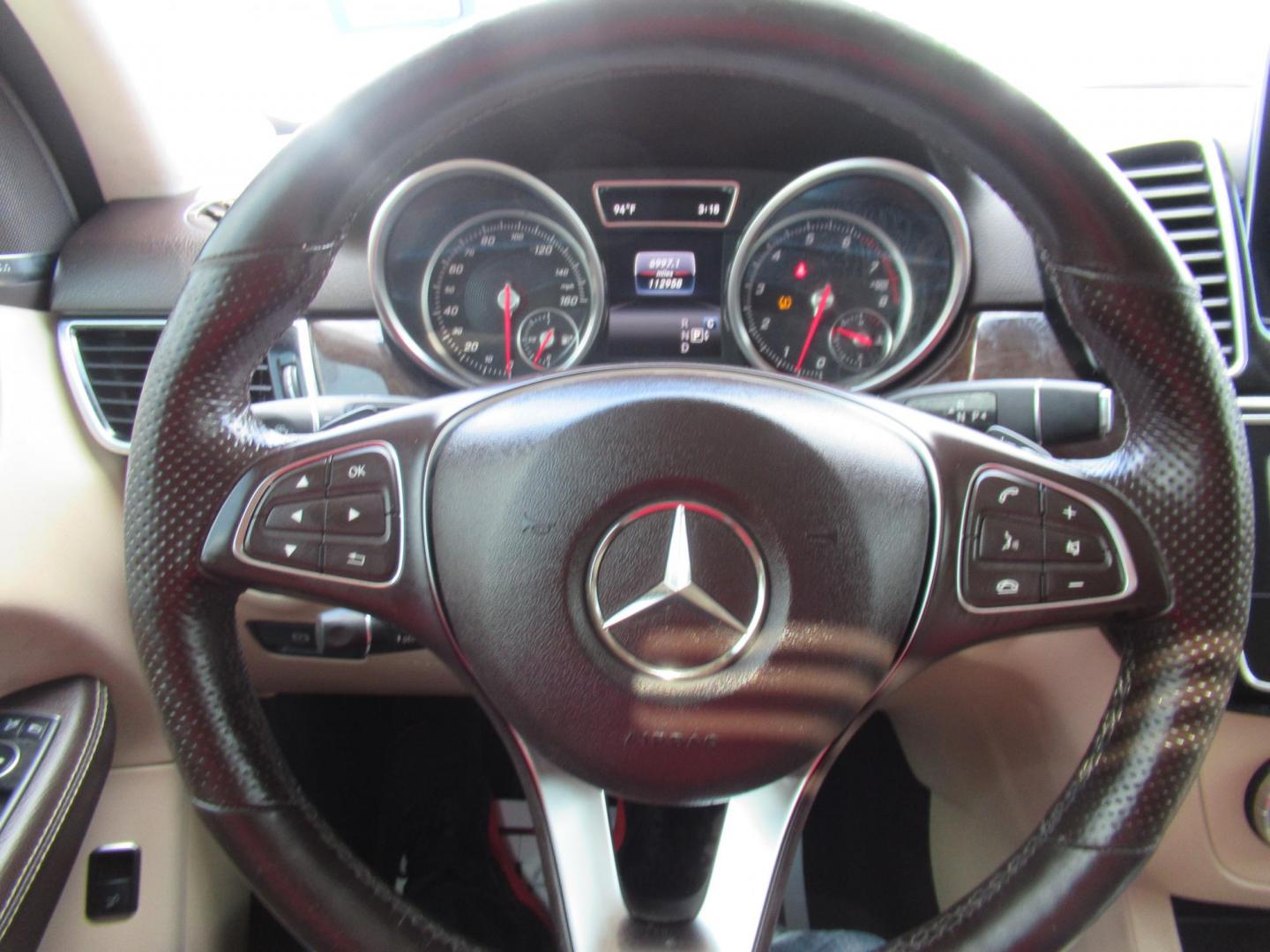 2018 Black /Tan Mercedes-Benz GLE-Class GLE350 4MATIC (4JGDA5HB2JB) with an 3.5L V6 DOHC 24V engine, 7A transmission, located at 1511 North Shepherd Dr., Houston, TX, 77008, (281) 657-1221, 29.798361, -95.412560 - 2018 MERCEDES-BENZ GLE 350 4MATIC VIN: 4JGDA5HB2JB040860 4 J G D A 5 H B 2 J B 0 4 0 8 6 0 4 DOOR WAGON/SPORT UTILITY 3.5L V6 F DOHC 24V GASOLINE ALL WHEEL DRIVE - Photo#23