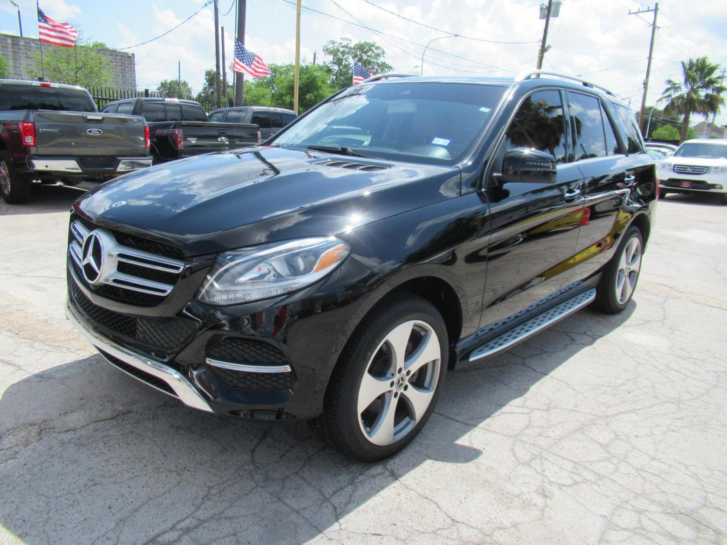 2018 Black /Tan Mercedes-Benz GLE-Class GLE350 4MATIC (4JGDA5HB2JB) with an 3.5L V6 DOHC 24V engine, 7A transmission, located at 1511 North Shepherd Dr., Houston, TX, 77008, (281) 657-1221, 29.798361, -95.412560 - 2018 MERCEDES-BENZ GLE 350 4MATIC VIN: 4JGDA5HB2JB040860 4 J G D A 5 H B 2 J B 0 4 0 8 6 0 4 DOOR WAGON/SPORT UTILITY 3.5L V6 F DOHC 24V GASOLINE ALL WHEEL DRIVE - Photo#32