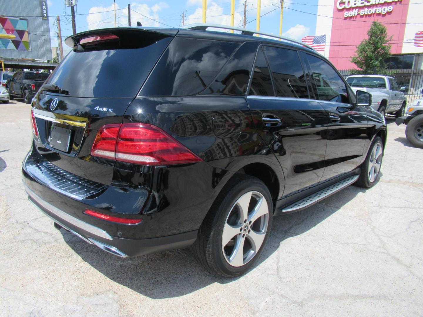 2018 Black /Tan Mercedes-Benz GLE-Class GLE350 4MATIC (4JGDA5HB2JB) with an 3.5L V6 DOHC 24V engine, 7A transmission, located at 1511 North Shepherd Dr., Houston, TX, 77008, (281) 657-1221, 29.798361, -95.412560 - 2018 MERCEDES-BENZ GLE 350 4MATIC VIN: 4JGDA5HB2JB040860 4 J G D A 5 H B 2 J B 0 4 0 8 6 0 4 DOOR WAGON/SPORT UTILITY 3.5L V6 F DOHC 24V GASOLINE ALL WHEEL DRIVE - Photo#36