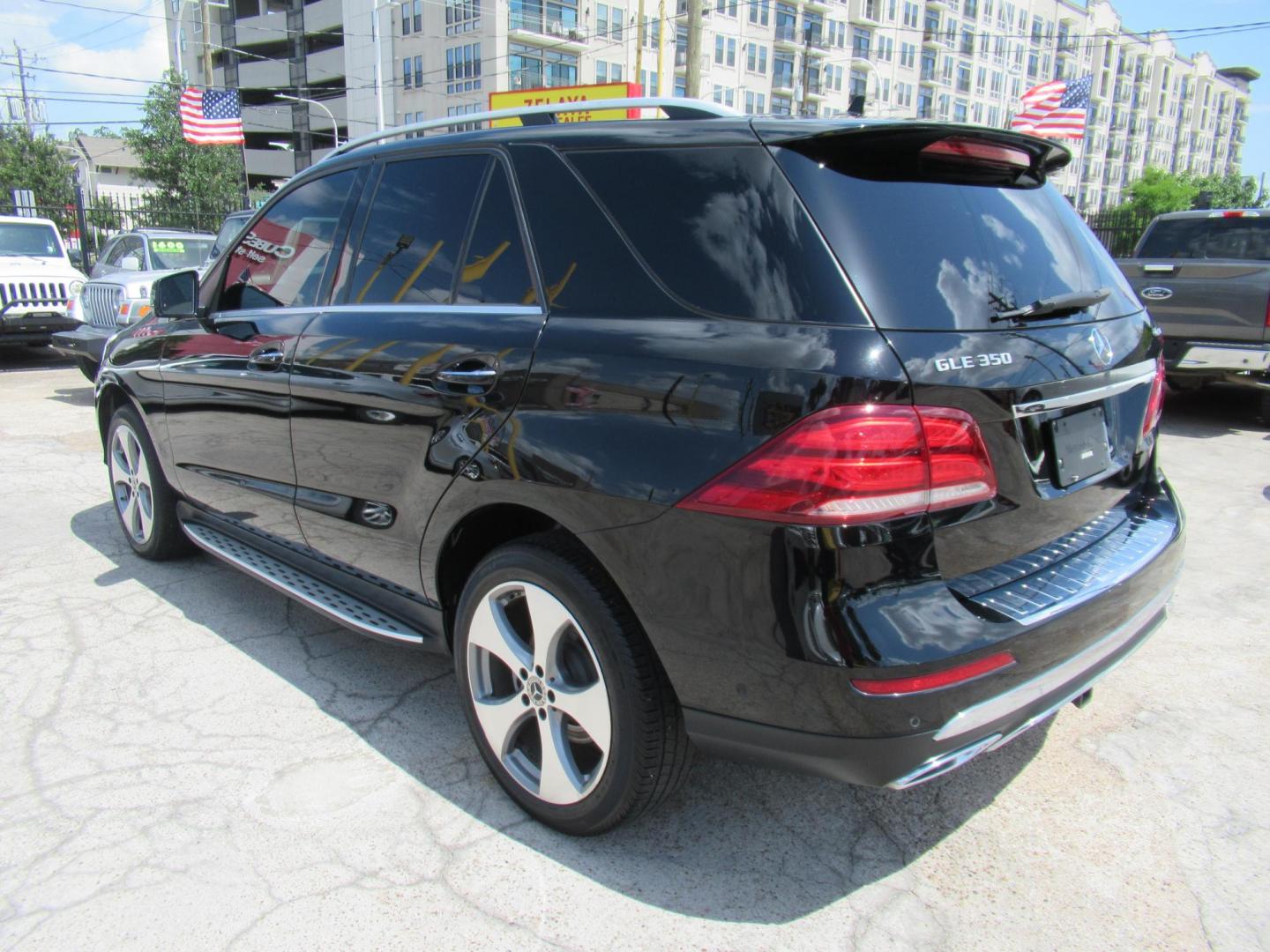 2018 Black /Tan Mercedes-Benz GLE-Class GLE350 4MATIC (4JGDA5HB2JB) with an 3.5L V6 DOHC 24V engine, 7A transmission, located at 1511 North Shepherd Dr., Houston, TX, 77008, (281) 657-1221, 29.798361, -95.412560 - 2018 MERCEDES-BENZ GLE 350 4MATIC VIN: 4JGDA5HB2JB040860 4 J G D A 5 H B 2 J B 0 4 0 8 6 0 4 DOOR WAGON/SPORT UTILITY 3.5L V6 F DOHC 24V GASOLINE ALL WHEEL DRIVE - Photo#38