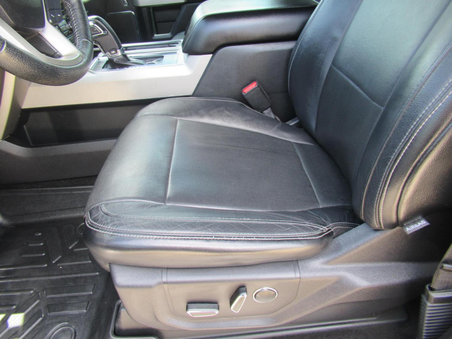 2015 Silver /Black Ford F-150 XLT SuperCrew 6.5-ft. Bed 4WD (1FTEW1EF7FF) with an 5.0L V8 engine, Automatic transmission, located at 1511 North Shepherd Dr., Houston, TX, 77008, (281) 657-1221, 29.798361, -95.412560 - 2015 FORD F-150 LARIAT VIN: 1FTEW1EF7FFA29346 1 F T E W 1 E F 7 F F A 2 9 3 4 6 CREW PICKUP 5.0L V8 F DOHC 32V GASOLINE REAR WHEEL DRIVE W/ 4X4 - Photo#1