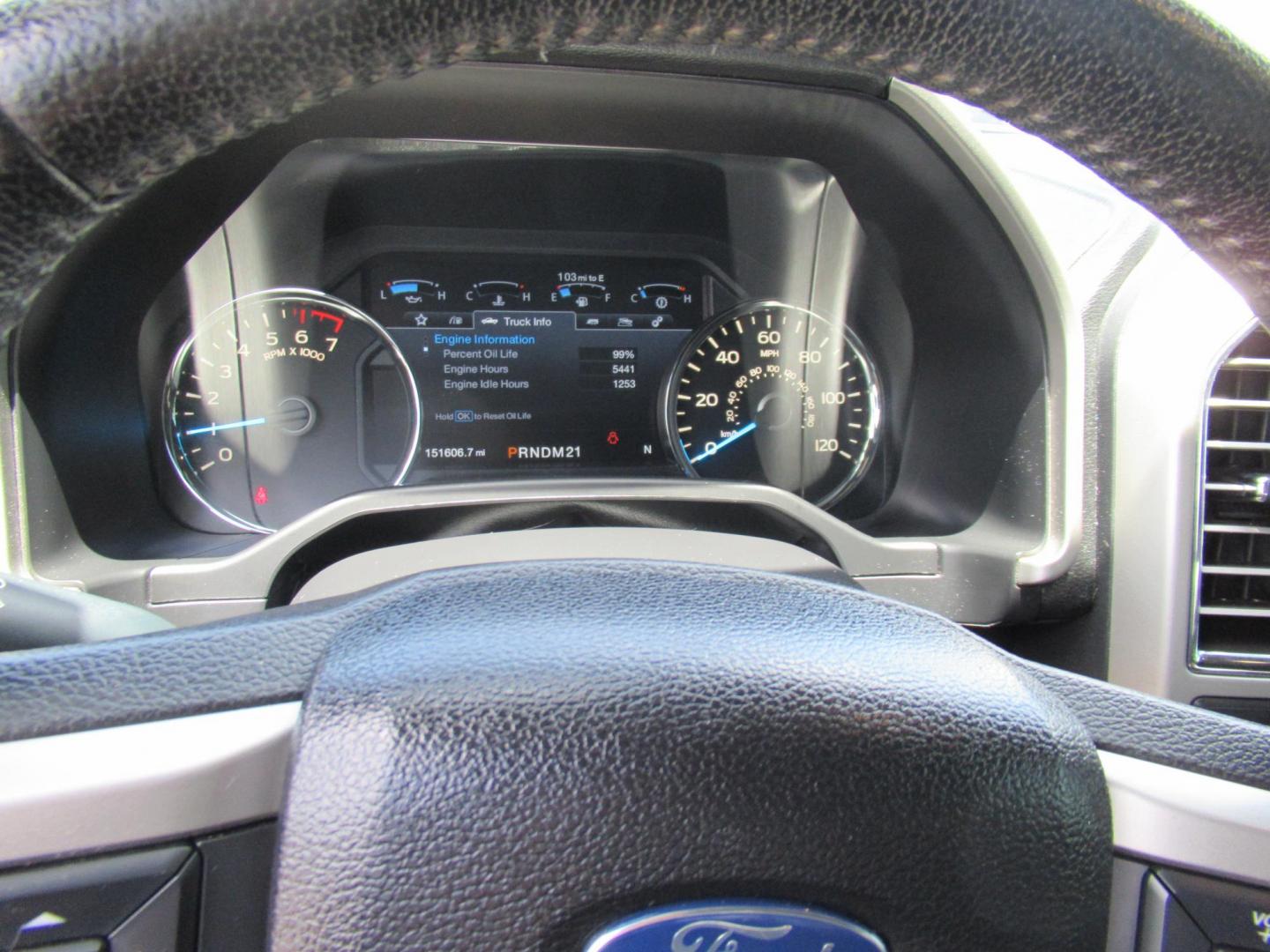 2015 Silver /Black Ford F-150 XLT SuperCrew 6.5-ft. Bed 4WD (1FTEW1EF7FF) with an 5.0L V8 engine, Automatic transmission, located at 1511 North Shepherd Dr., Houston, TX, 77008, (281) 657-1221, 29.798361, -95.412560 - 2015 FORD F-150 LARIAT VIN: 1FTEW1EF7FFA29346 1 F T E W 1 E F 7 F F A 2 9 3 4 6 CREW PICKUP 5.0L V8 F DOHC 32V GASOLINE REAR WHEEL DRIVE W/ 4X4 - Photo#5