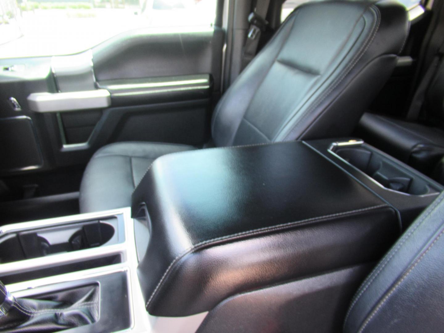 2015 Silver /Black Ford F-150 XLT SuperCrew 6.5-ft. Bed 4WD (1FTEW1EF7FF) with an 5.0L V8 engine, Automatic transmission, located at 1511 North Shepherd Dr., Houston, TX, 77008, (281) 657-1221, 29.798361, -95.412560 - 2015 FORD F-150 LARIAT VIN: 1FTEW1EF7FFA29346 1 F T E W 1 E F 7 F F A 2 9 3 4 6 CREW PICKUP 5.0L V8 F DOHC 32V GASOLINE REAR WHEEL DRIVE W/ 4X4 - Photo#8