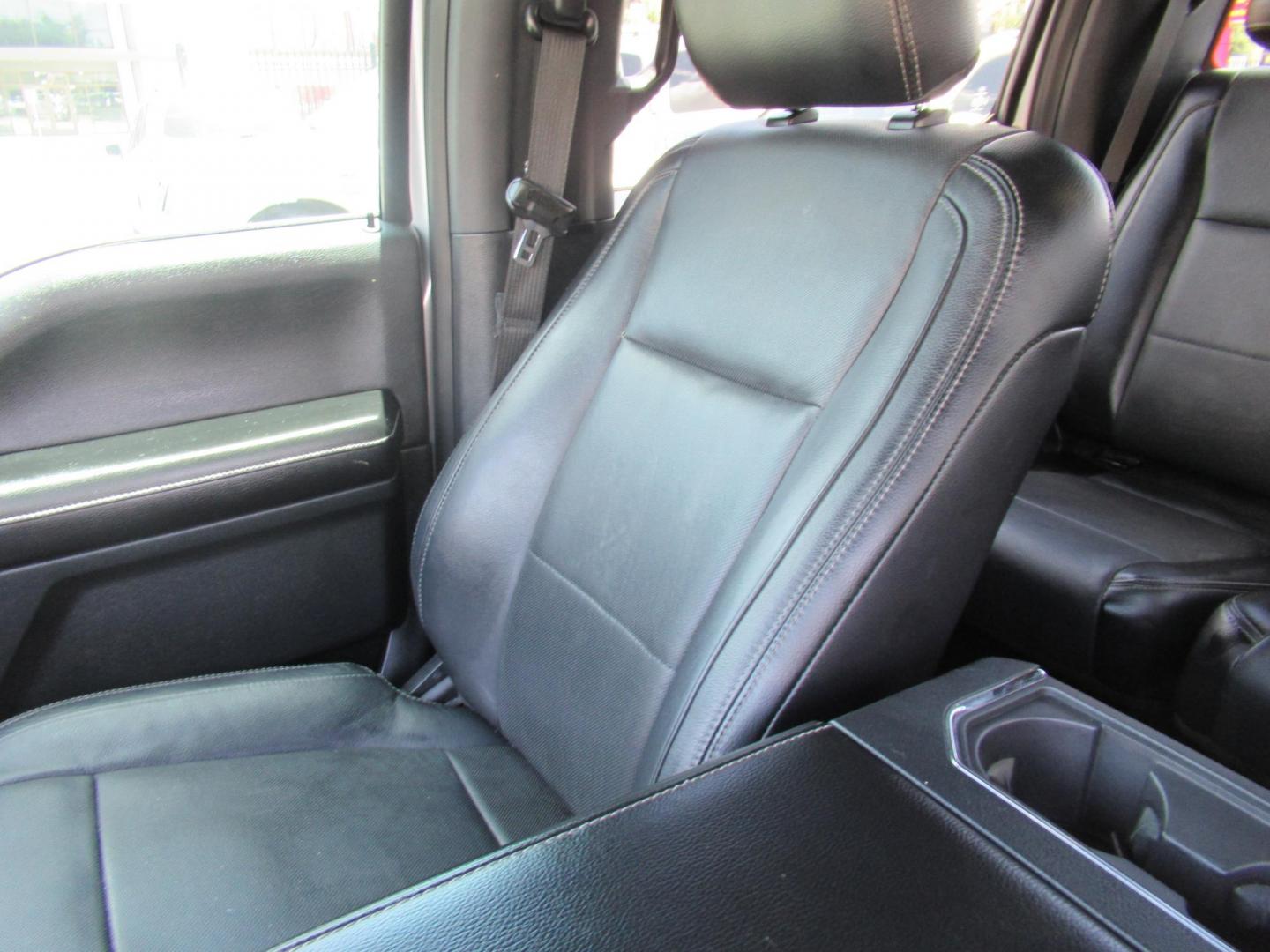 2015 Silver /Black Ford F-150 XLT SuperCrew 6.5-ft. Bed 4WD (1FTEW1EF7FF) with an 5.0L V8 engine, Automatic transmission, located at 1511 North Shepherd Dr., Houston, TX, 77008, (281) 657-1221, 29.798361, -95.412560 - 2015 FORD F-150 LARIAT VIN: 1FTEW1EF7FFA29346 1 F T E W 1 E F 7 F F A 2 9 3 4 6 CREW PICKUP 5.0L V8 F DOHC 32V GASOLINE REAR WHEEL DRIVE W/ 4X4 - Photo#9