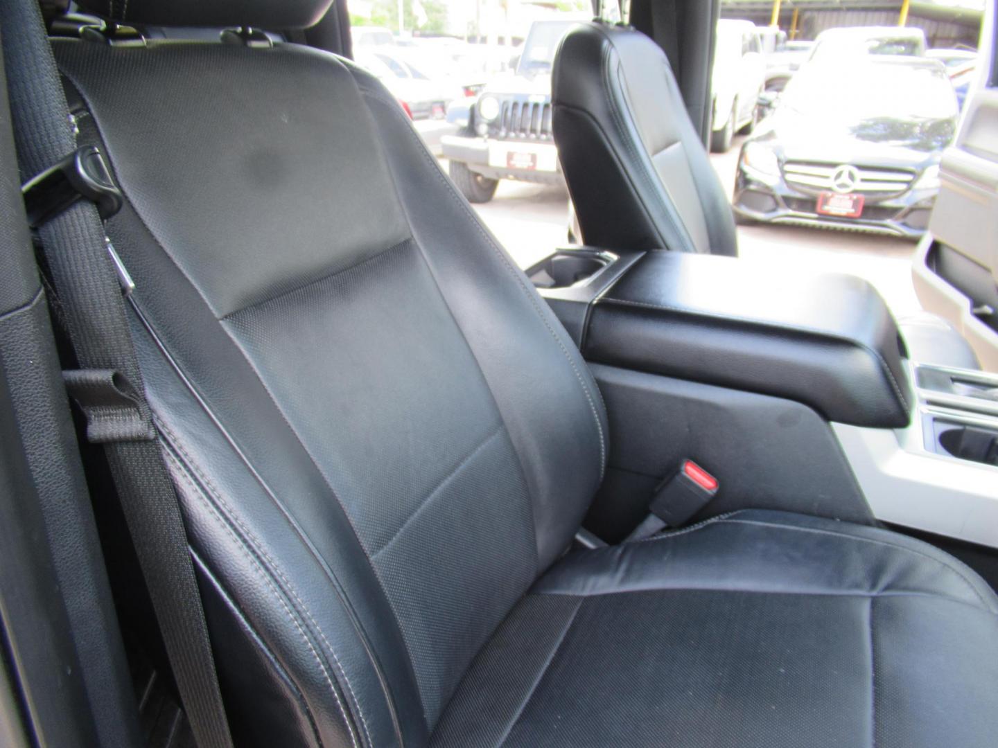 2015 Silver /Black Ford F-150 XLT SuperCrew 6.5-ft. Bed 4WD (1FTEW1EF7FF) with an 5.0L V8 engine, Automatic transmission, located at 1511 North Shepherd Dr., Houston, TX, 77008, (281) 657-1221, 29.798361, -95.412560 - 2015 FORD F-150 LARIAT VIN: 1FTEW1EF7FFA29346 1 F T E W 1 E F 7 F F A 2 9 3 4 6 CREW PICKUP 5.0L V8 F DOHC 32V GASOLINE REAR WHEEL DRIVE W/ 4X4 - Photo#24