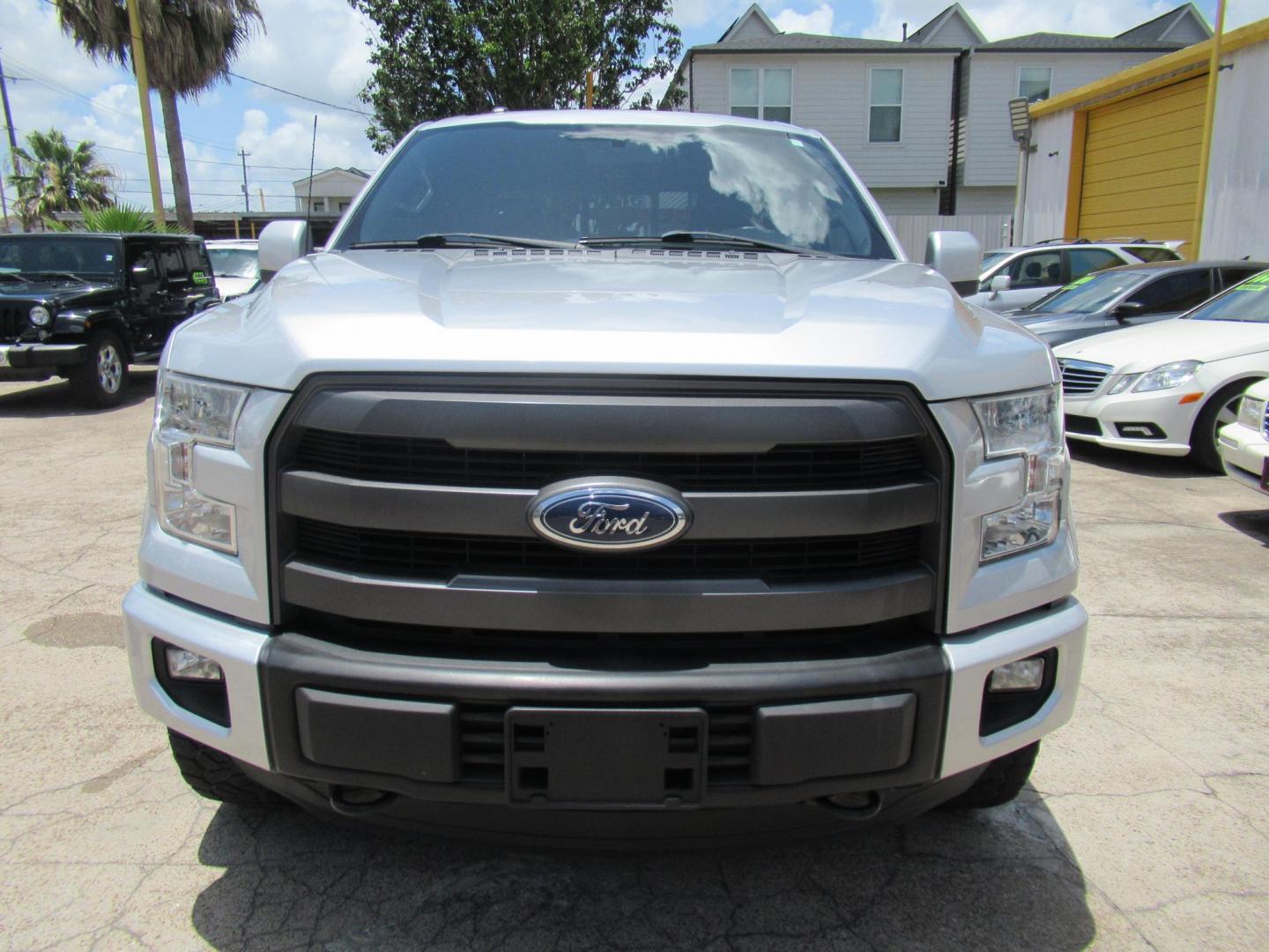 2015 Silver /Black Ford F-150 XLT SuperCrew 6.5-ft. Bed 4WD (1FTEW1EF7FF) with an 5.0L V8 engine, Automatic transmission, located at 1511 North Shepherd Dr., Houston, TX, 77008, (281) 657-1221, 29.798361, -95.412560 - 2015 FORD F-150 LARIAT VIN: 1FTEW1EF7FFA29346 1 F T E W 1 E F 7 F F A 2 9 3 4 6 CREW PICKUP 5.0L V8 F DOHC 32V GASOLINE REAR WHEEL DRIVE W/ 4X4 - Photo#37