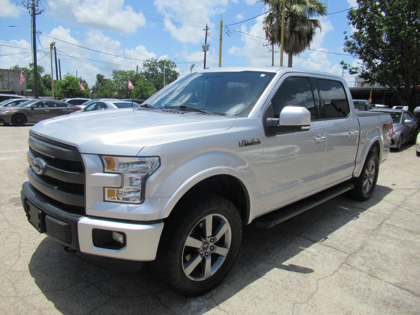 2015 Silver /Black Ford F-150 XLT SuperCrew 6.5-ft. Bed 4WD (1FTEW1EF7FF) with an 5.0L V8 engine, Automatic transmission, located at 1511 North Shepherd Dr., Houston, TX, 77008, (281) 657-1221, 29.798361, -95.412560 - 2015 FORD F-150 LARIAT VIN: 1FTEW1EF7FFA29346 1 F T E W 1 E F 7 F F A 2 9 3 4 6 CREW PICKUP 5.0L V8 F DOHC 32V GASOLINE REAR WHEEL DRIVE W/ 4X4 - Photo#38