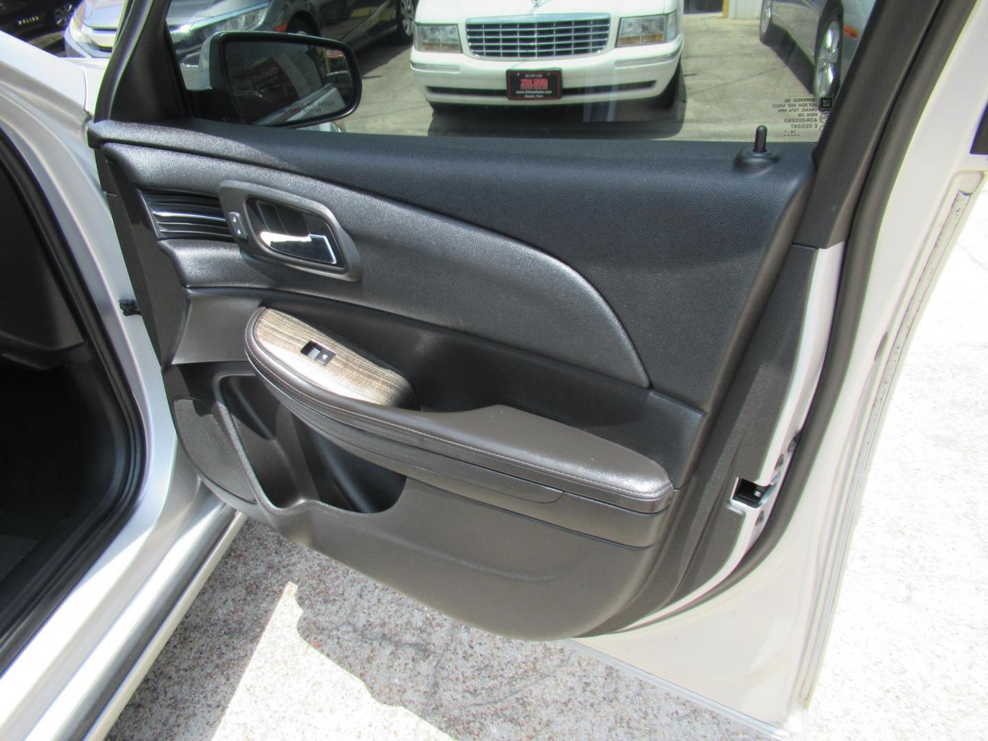 2015 Silver /Gray Chevrolet Malibu 1LT (1G11C5SLXFF) with an 2.5L L4 DOHC 16V engine, 6-Speed Automatic transmission, located at 1511 North Shepherd Dr., Houston, TX, 77008, (281) 657-1221, 29.798361, -95.412560 - 2015 CHEVROLET MALIBU LT VIN: 1G11C5SLXFF245631 1 G 1 1 C 5 S L X F F 2 4 5 6 3 1 SEDAN 4 DR 2.5L I4 F DOHC 16V GASOLINE FRONT WHEEL DRIVE - Photo#14