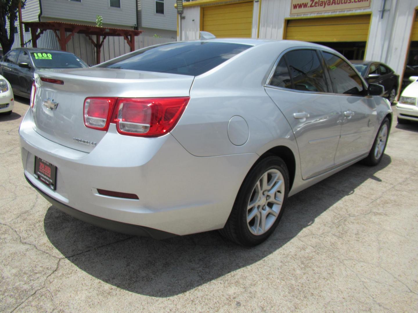 2015 Silver /Gray Chevrolet Malibu 1LT (1G11C5SLXFF) with an 2.5L L4 DOHC 16V engine, 6-Speed Automatic transmission, located at 1511 North Shepherd Dr., Houston, TX, 77008, (281) 657-1221, 29.798361, -95.412560 - 2015 CHEVROLET MALIBU LT VIN: 1G11C5SLXFF245631 1 G 1 1 C 5 S L X F F 2 4 5 6 3 1 SEDAN 4 DR 2.5L I4 F DOHC 16V GASOLINE FRONT WHEEL DRIVE - Photo#15