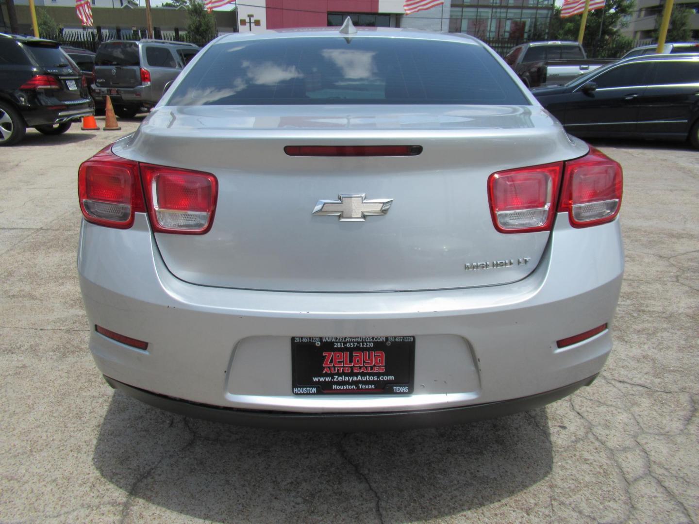 2015 Silver /Gray Chevrolet Malibu 1LT (1G11C5SLXFF) with an 2.5L L4 DOHC 16V engine, 6-Speed Automatic transmission, located at 1511 North Shepherd Dr., Houston, TX, 77008, (281) 657-1221, 29.798361, -95.412560 - 2015 CHEVROLET MALIBU LT VIN: 1G11C5SLXFF245631 1 G 1 1 C 5 S L X F F 2 4 5 6 3 1 SEDAN 4 DR 2.5L I4 F DOHC 16V GASOLINE FRONT WHEEL DRIVE - Photo#19