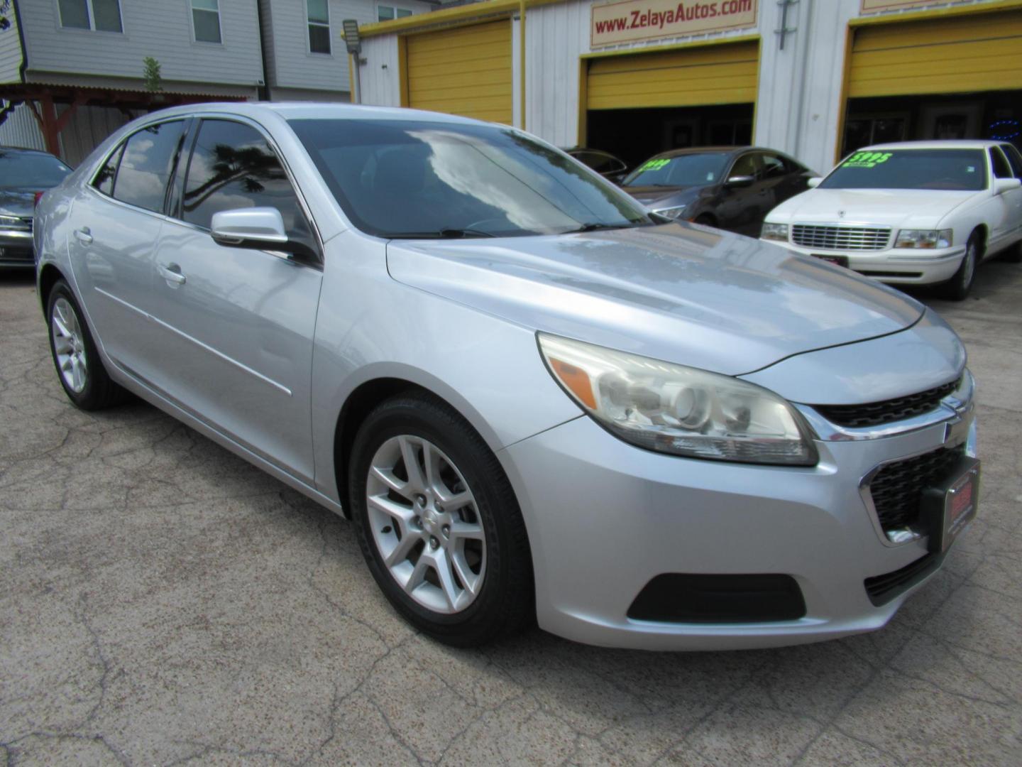 2015 Silver /Gray Chevrolet Malibu 1LT (1G11C5SLXFF) with an 2.5L L4 DOHC 16V engine, 6-Speed Automatic transmission, located at 1511 North Shepherd Dr., Houston, TX, 77008, (281) 657-1221, 29.798361, -95.412560 - 2015 CHEVROLET MALIBU LT VIN: 1G11C5SLXFF245631 1 G 1 1 C 5 S L X F F 2 4 5 6 3 1 SEDAN 4 DR 2.5L I4 F DOHC 16V GASOLINE FRONT WHEEL DRIVE - Photo#22
