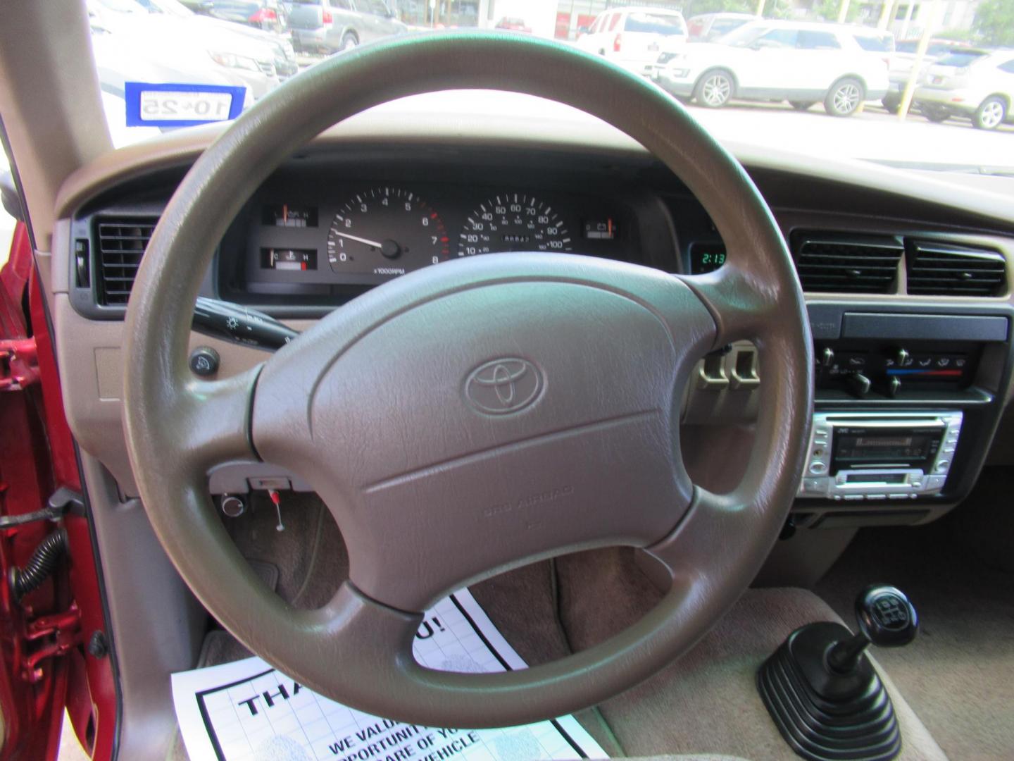 1996 Red /Tan Toyota T100 Xtracab 2WD (JT4TN12D9T0) with an 3.4L V6 DOHC 24V engine, Manual transmission, located at 1511 North Shepherd Dr., Houston, TX, 77008, (281) 657-1221, 29.798361, -95.412560 - 1996 TOYOTA T100 DX VIN: JT4TN12D9T0027125 J T 4 T N 1 2 D 9 T 0 0 2 7 1 2 5 CLUB CAB PICKUP 3.4L V6 F DOHC 24V GASOLINE REAR WHEEL DRIVE - Photo#3