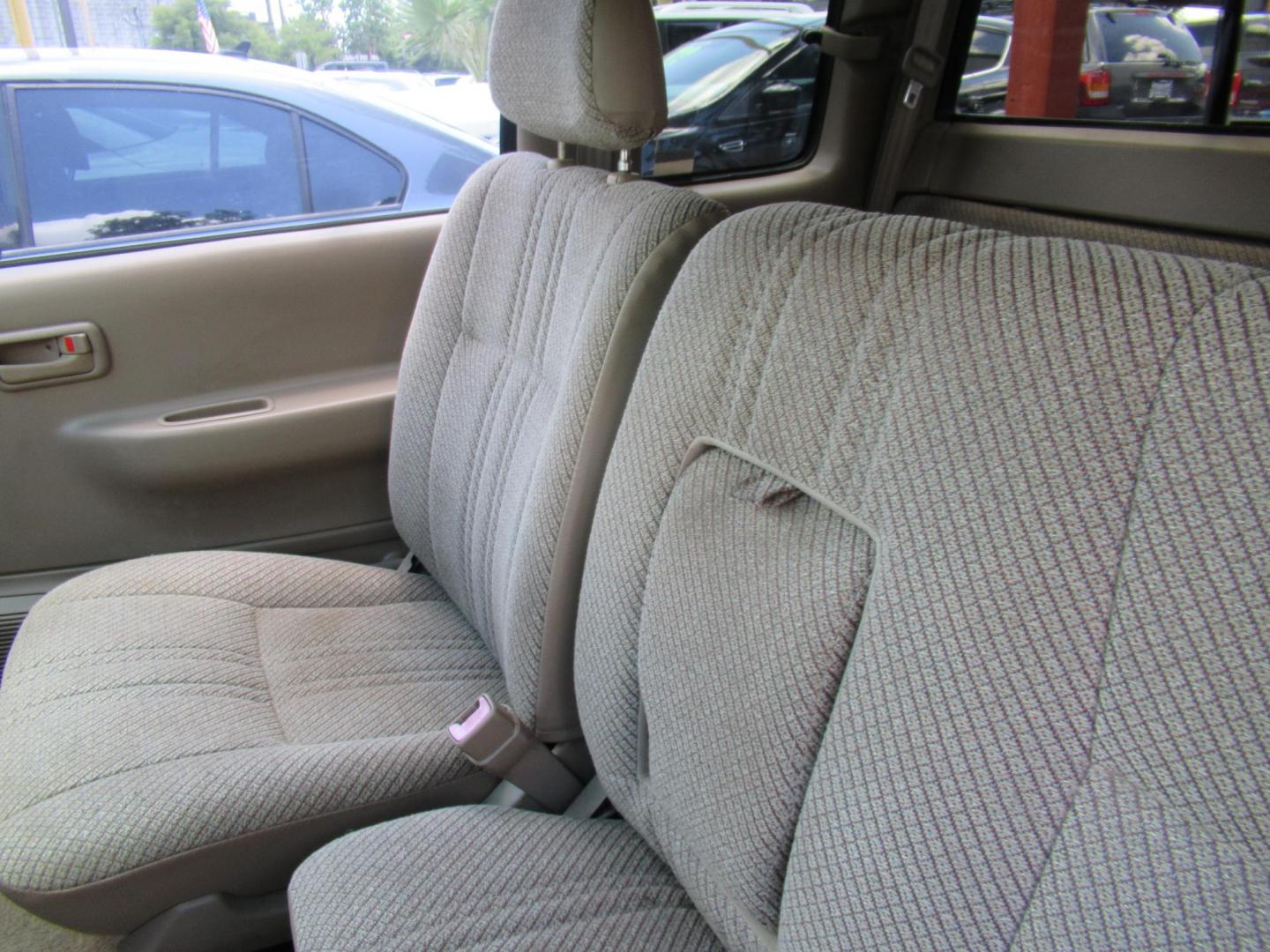 1996 Red /Tan Toyota T100 Xtracab 2WD (JT4TN12D9T0) with an 3.4L V6 DOHC 24V engine, Manual transmission, located at 1511 North Shepherd Dr., Houston, TX, 77008, (281) 657-1221, 29.798361, -95.412560 - 1996 TOYOTA T100 DX VIN: JT4TN12D9T0027125 J T 4 T N 1 2 D 9 T 0 0 2 7 1 2 5 CLUB CAB PICKUP 3.4L V6 F DOHC 24V GASOLINE REAR WHEEL DRIVE - Photo#6