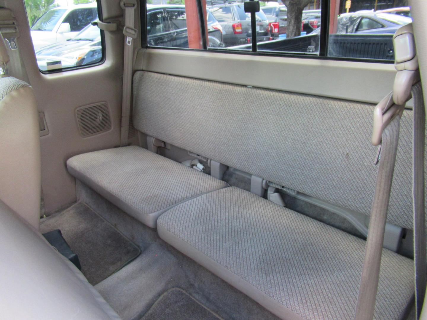 1996 Red /Tan Toyota T100 Xtracab 2WD (JT4TN12D9T0) with an 3.4L V6 DOHC 24V engine, Manual transmission, located at 1511 North Shepherd Dr., Houston, TX, 77008, (281) 657-1221, 29.798361, -95.412560 - 1996 TOYOTA T100 DX VIN: JT4TN12D9T0027125 J T 4 T N 1 2 D 9 T 0 0 2 7 1 2 5 CLUB CAB PICKUP 3.4L V6 F DOHC 24V GASOLINE REAR WHEEL DRIVE - Photo#8