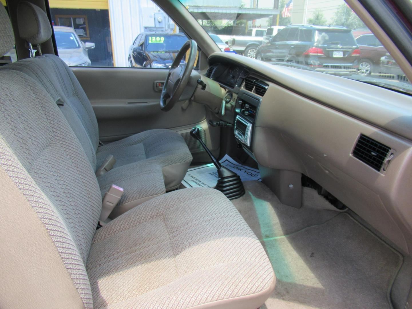 1996 Red /Tan Toyota T100 Xtracab 2WD (JT4TN12D9T0) with an 3.4L V6 DOHC 24V engine, Manual transmission, located at 1511 North Shepherd Dr., Houston, TX, 77008, (281) 657-1221, 29.798361, -95.412560 - 1996 TOYOTA T100 DX VIN: JT4TN12D9T0027125 J T 4 T N 1 2 D 9 T 0 0 2 7 1 2 5 CLUB CAB PICKUP 3.4L V6 F DOHC 24V GASOLINE REAR WHEEL DRIVE - Photo#12
