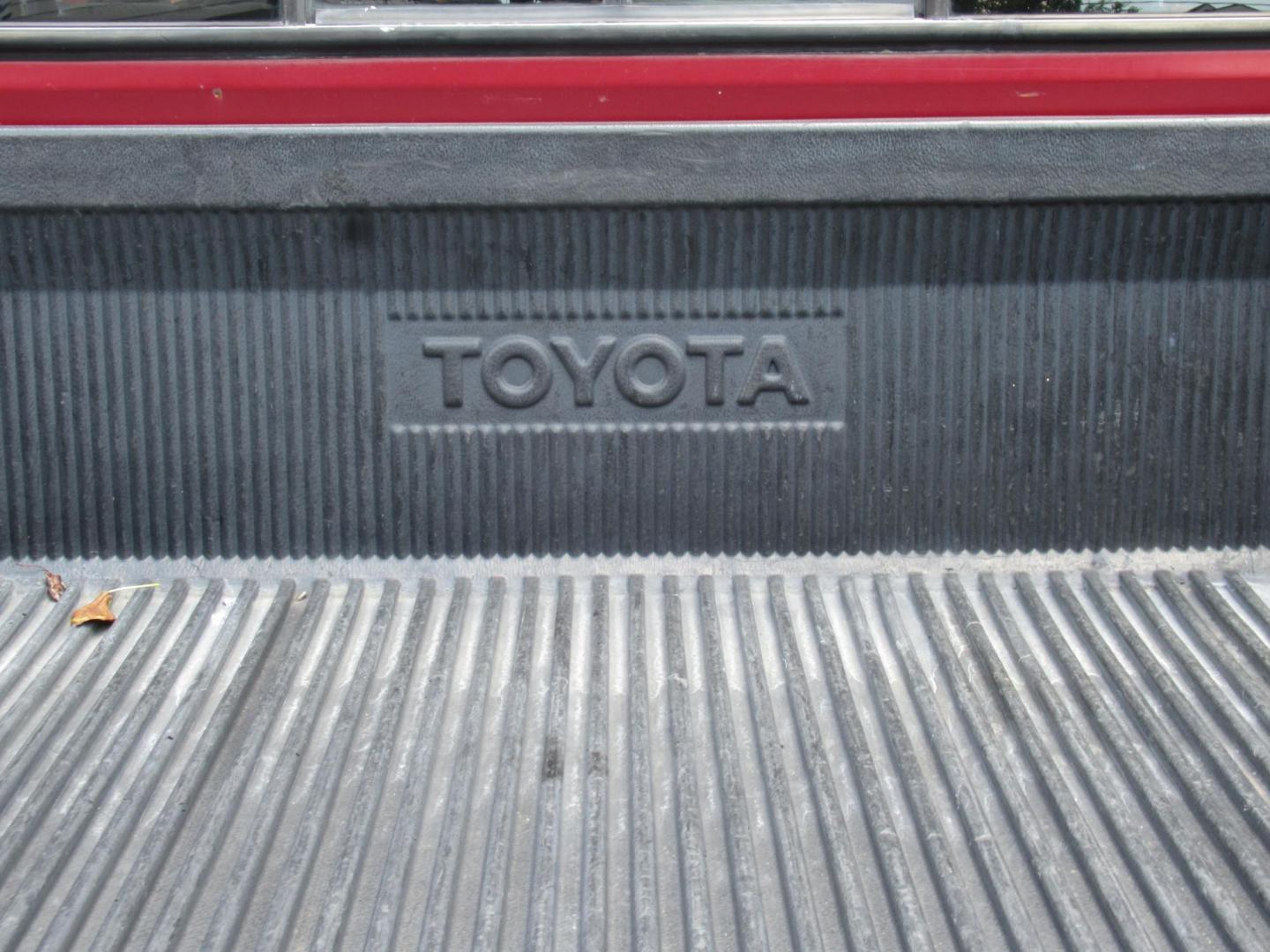 1996 Red /Tan Toyota T100 Xtracab 2WD (JT4TN12D9T0) with an 3.4L V6 DOHC 24V engine, Manual transmission, located at 1511 North Shepherd Dr., Houston, TX, 77008, (281) 657-1221, 29.798361, -95.412560 - 1996 TOYOTA T100 DX VIN: JT4TN12D9T0027125 J T 4 T N 1 2 D 9 T 0 0 2 7 1 2 5 CLUB CAB PICKUP 3.4L V6 F DOHC 24V GASOLINE REAR WHEEL DRIVE - Photo#23