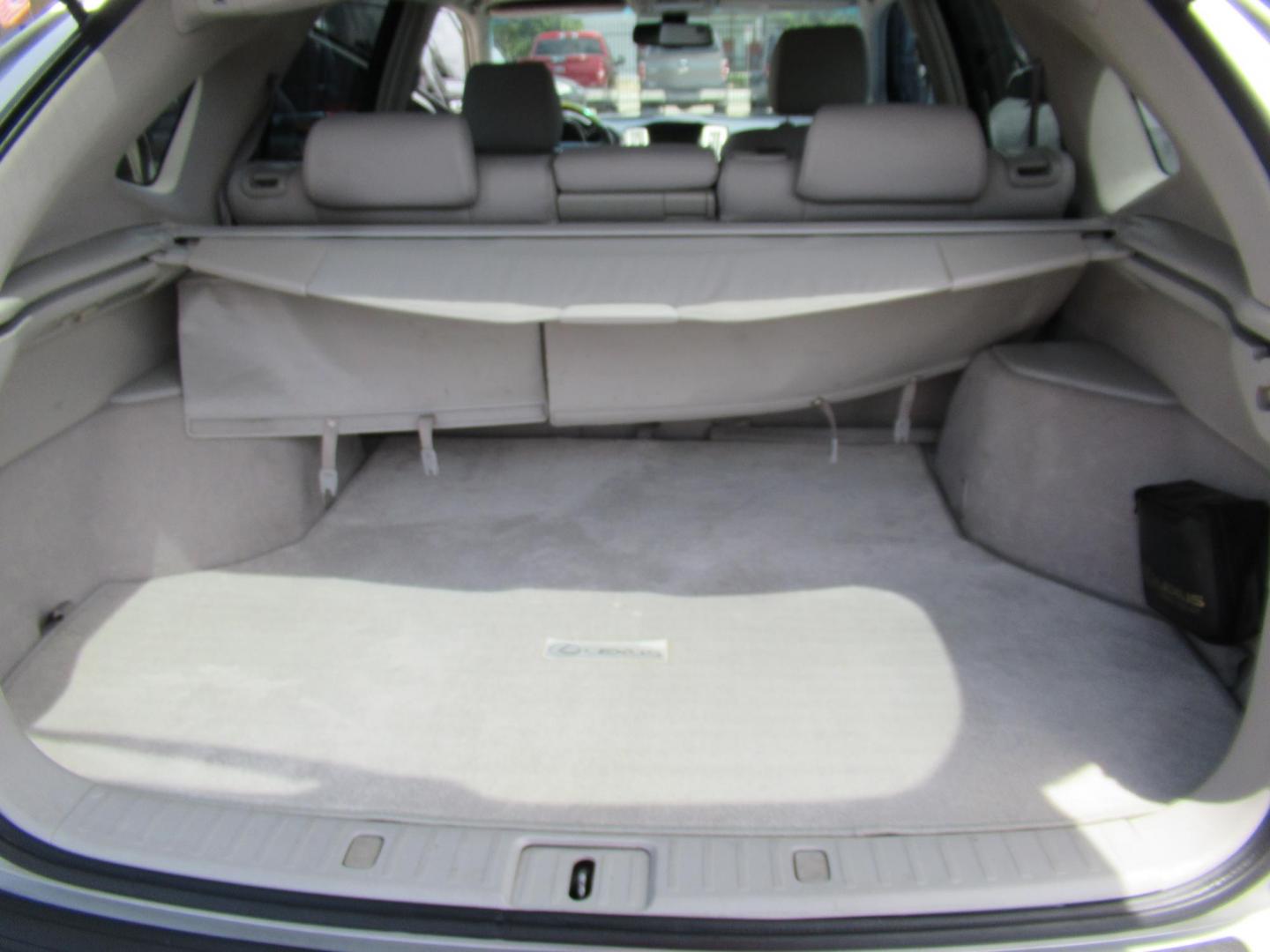 2008 Gold /Tan Lexus RX 350 FWD (2T2GK31U58C) with an 3.5L V6 DOHC 24V engine, Automatic Overdrive transmission, located at 1511 North Shepherd Dr., Houston, TX, 77008, (281) 657-1221, 29.798361, -95.412560 - 2008 LEXUS RX 350 VIN: 2T2GK31U58C050658 2 T 2 G K 3 1 U 5 8 C 0 5 0 6 5 8 4 DOOR WAGON/SPORT UTILITY 3.5L V6 F DOHC 24V GASOLINE FRONT WHEEL DRIVE - Photo#9