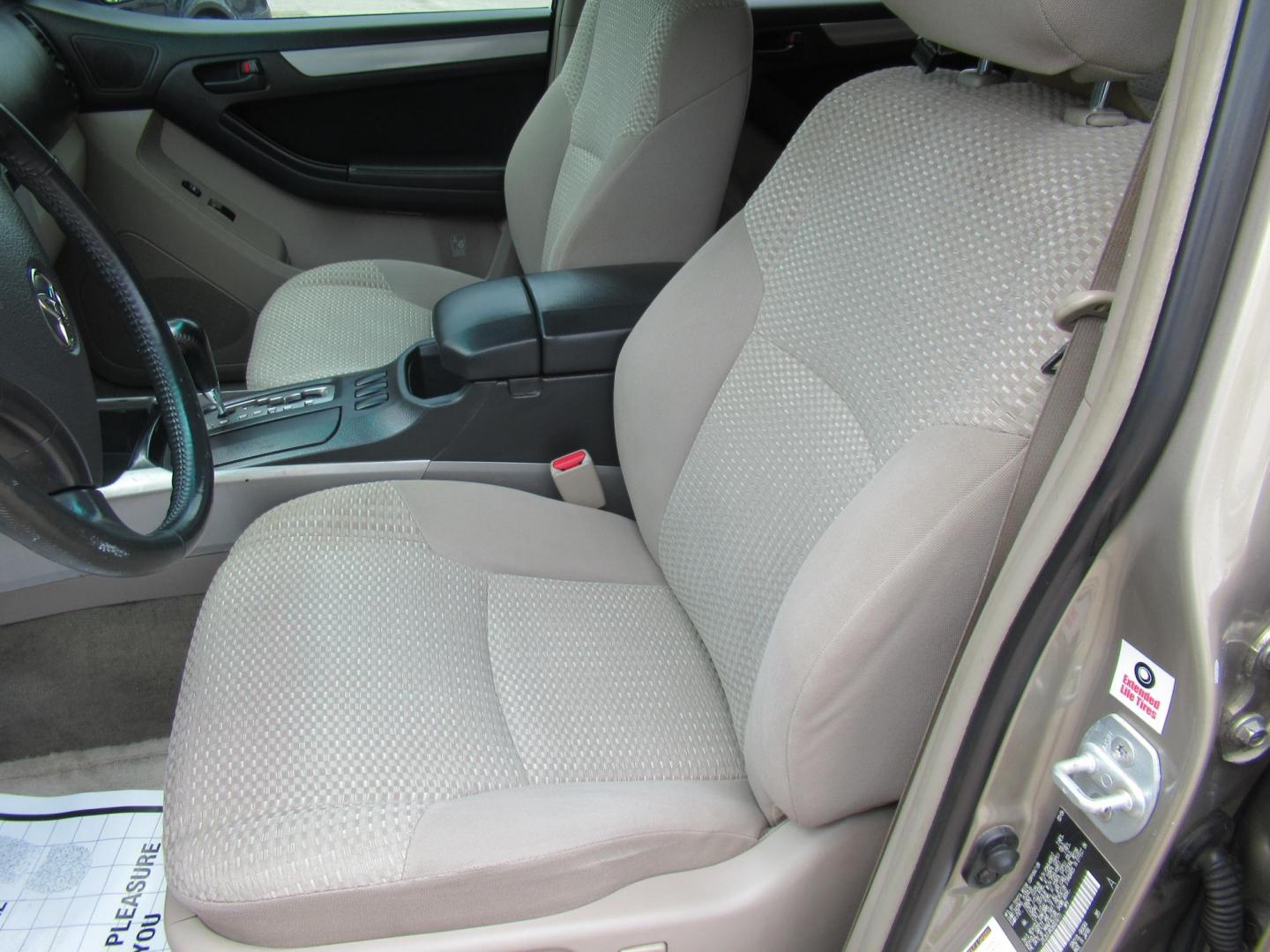 2006 Gold /Tan Toyota 4Runner Sport Edition 2WD (JTEZU14R360) with an 4.0L V6 DOHC 24V engine, Automatic Overdrive transmission, located at 1511 North Shepherd Dr., Houston, TX, 77008, (281) 657-1221, 29.798361, -95.412560 - 2006 TOYOTA 4RUNNER SR5 VIN: JTEZU14R360074771 J T E Z U 1 4 R 3 6 0 0 7 4 7 7 1 4 DOOR WAGON/SPORT UTILITY 4.0L V6 F DOHC 24V GASOLINE REAR WHEEL DRIVE - Photo#2
