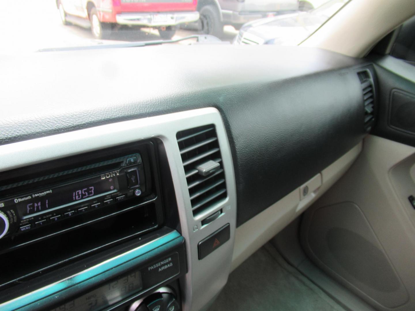 2006 Gold /Tan Toyota 4Runner Sport Edition 2WD (JTEZU14R360) with an 4.0L V6 DOHC 24V engine, Automatic Overdrive transmission, located at 1511 North Shepherd Dr., Houston, TX, 77008, (281) 657-1221, 29.798361, -95.412560 - 2006 TOYOTA 4RUNNER SR5 VIN: JTEZU14R360074771 J T E Z U 1 4 R 3 6 0 0 7 4 7 7 1 4 DOOR WAGON/SPORT UTILITY 4.0L V6 F DOHC 24V GASOLINE REAR WHEEL DRIVE - Photo#7