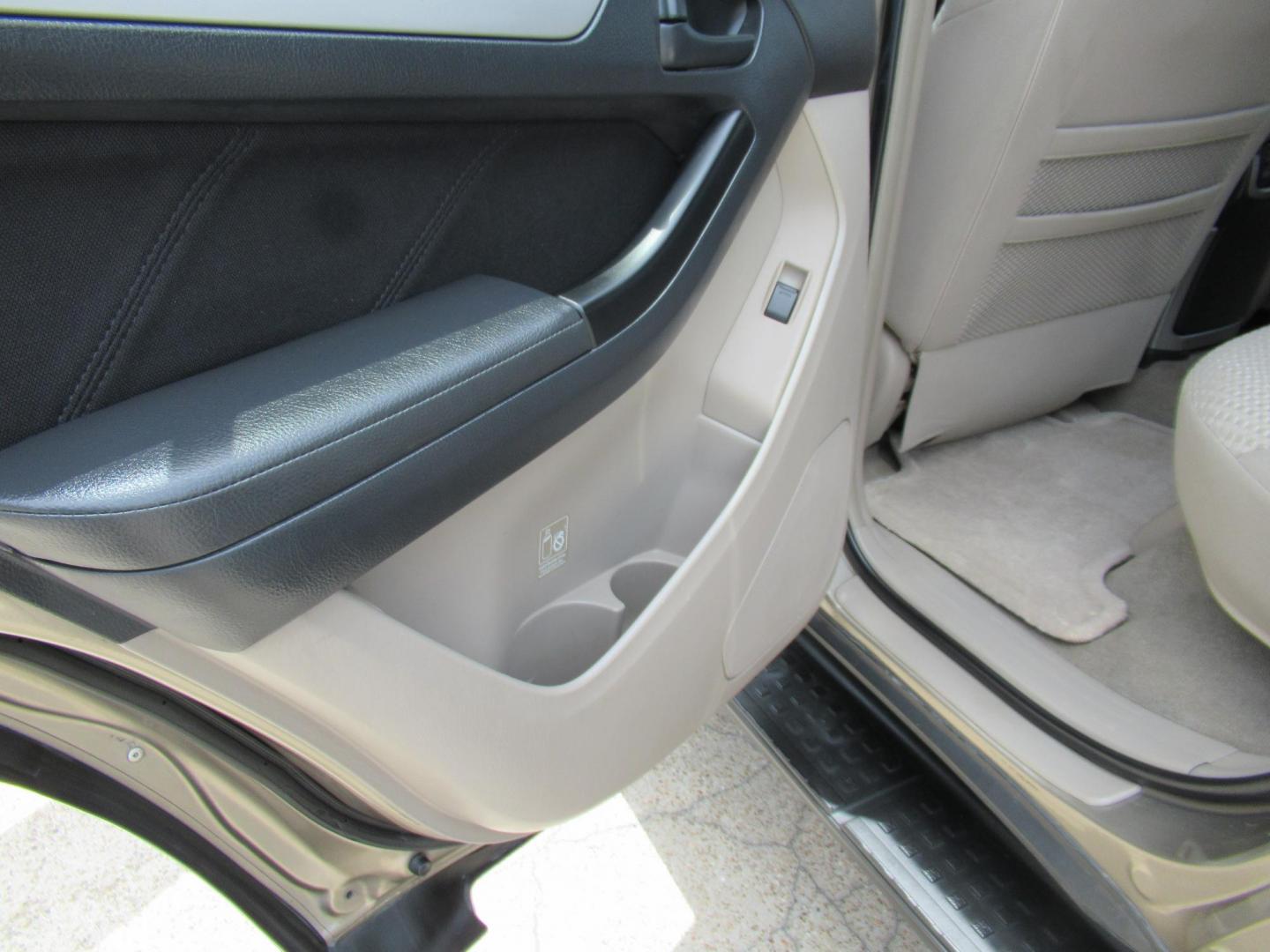 2006 Gold /Tan Toyota 4Runner Sport Edition 2WD (JTEZU14R360) with an 4.0L V6 DOHC 24V engine, Automatic Overdrive transmission, located at 1511 North Shepherd Dr., Houston, TX, 77008, (281) 657-1221, 29.798361, -95.412560 - 2006 TOYOTA 4RUNNER SR5 VIN: JTEZU14R360074771 J T E Z U 1 4 R 3 6 0 0 7 4 7 7 1 4 DOOR WAGON/SPORT UTILITY 4.0L V6 F DOHC 24V GASOLINE REAR WHEEL DRIVE - Photo#11