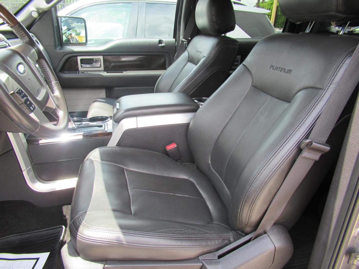 2014 Gray /Black Ford F-150 FX4 SuperCrew 5.5-ft. Bed 4WD (1FTFW1ET8EF) with an 3.5L V6 TURBO engine, Automatic transmission, located at 1511 North Shepherd Dr., Houston, TX, 77008, (281) 657-1221, 29.798361, -95.412560 - 2014 FORD F-150 PLATINUM VIN: 1FTFW1ET8EFA38064 1 F T F W 1 E T 8 E F A 3 8 0 6 4 CREW PICKUP 3.5L V6 F DOHC 24V GASOLINE REAR WHEEL DRIVE W/ 4X4 - Photo#1
