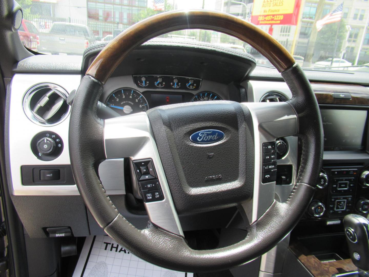 2014 Gray /Black Ford F-150 FX4 SuperCrew 5.5-ft. Bed 4WD (1FTFW1ET8EF) with an 3.5L V6 TURBO engine, Automatic transmission, located at 1511 North Shepherd Dr., Houston, TX, 77008, (281) 657-1221, 29.798361, -95.412560 - 2014 FORD F-150 PLATINUM VIN: 1FTFW1ET8EFA38064 1 F T F W 1 E T 8 E F A 3 8 0 6 4 CREW PICKUP 3.5L V6 F DOHC 24V GASOLINE REAR WHEEL DRIVE W/ 4X4 - Photo#4