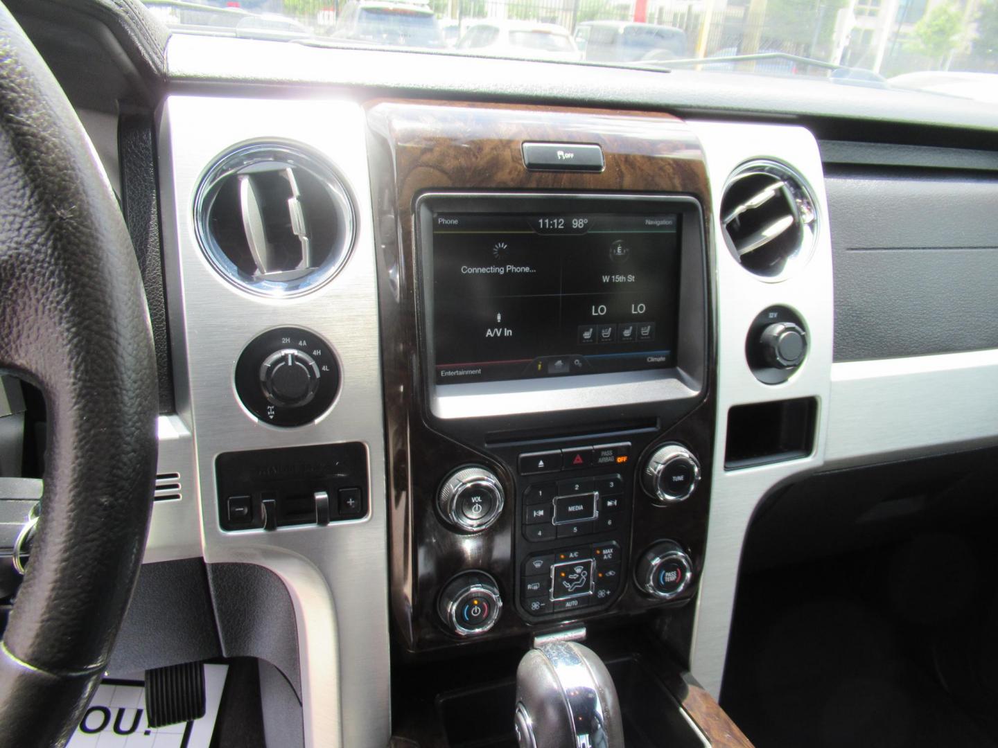 2014 Gray /Black Ford F-150 FX4 SuperCrew 5.5-ft. Bed 4WD (1FTFW1ET8EF) with an 3.5L V6 TURBO engine, Automatic transmission, located at 1511 North Shepherd Dr., Houston, TX, 77008, (281) 657-1221, 29.798361, -95.412560 - 2014 FORD F-150 PLATINUM VIN: 1FTFW1ET8EFA38064 1 F T F W 1 E T 8 E F A 3 8 0 6 4 CREW PICKUP 3.5L V6 F DOHC 24V GASOLINE REAR WHEEL DRIVE W/ 4X4 - Photo#5