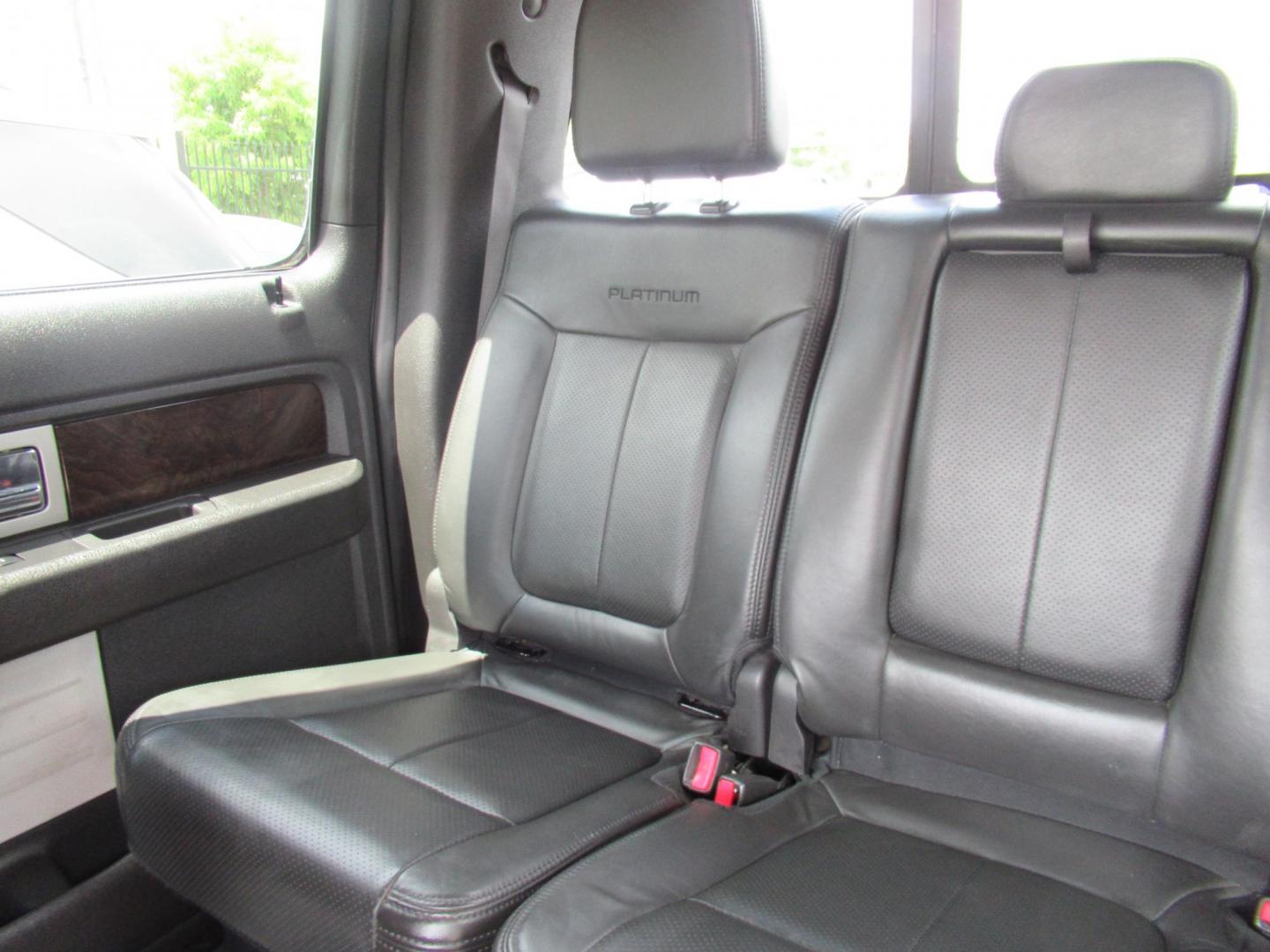 2014 Gray /Black Ford F-150 FX4 SuperCrew 5.5-ft. Bed 4WD (1FTFW1ET8EF) with an 3.5L V6 TURBO engine, Automatic transmission, located at 1511 North Shepherd Dr., Houston, TX, 77008, (281) 657-1221, 29.798361, -95.412560 - 2014 FORD F-150 PLATINUM VIN: 1FTFW1ET8EFA38064 1 F T F W 1 E T 8 E F A 3 8 0 6 4 CREW PICKUP 3.5L V6 F DOHC 24V GASOLINE REAR WHEEL DRIVE W/ 4X4 - Photo#8