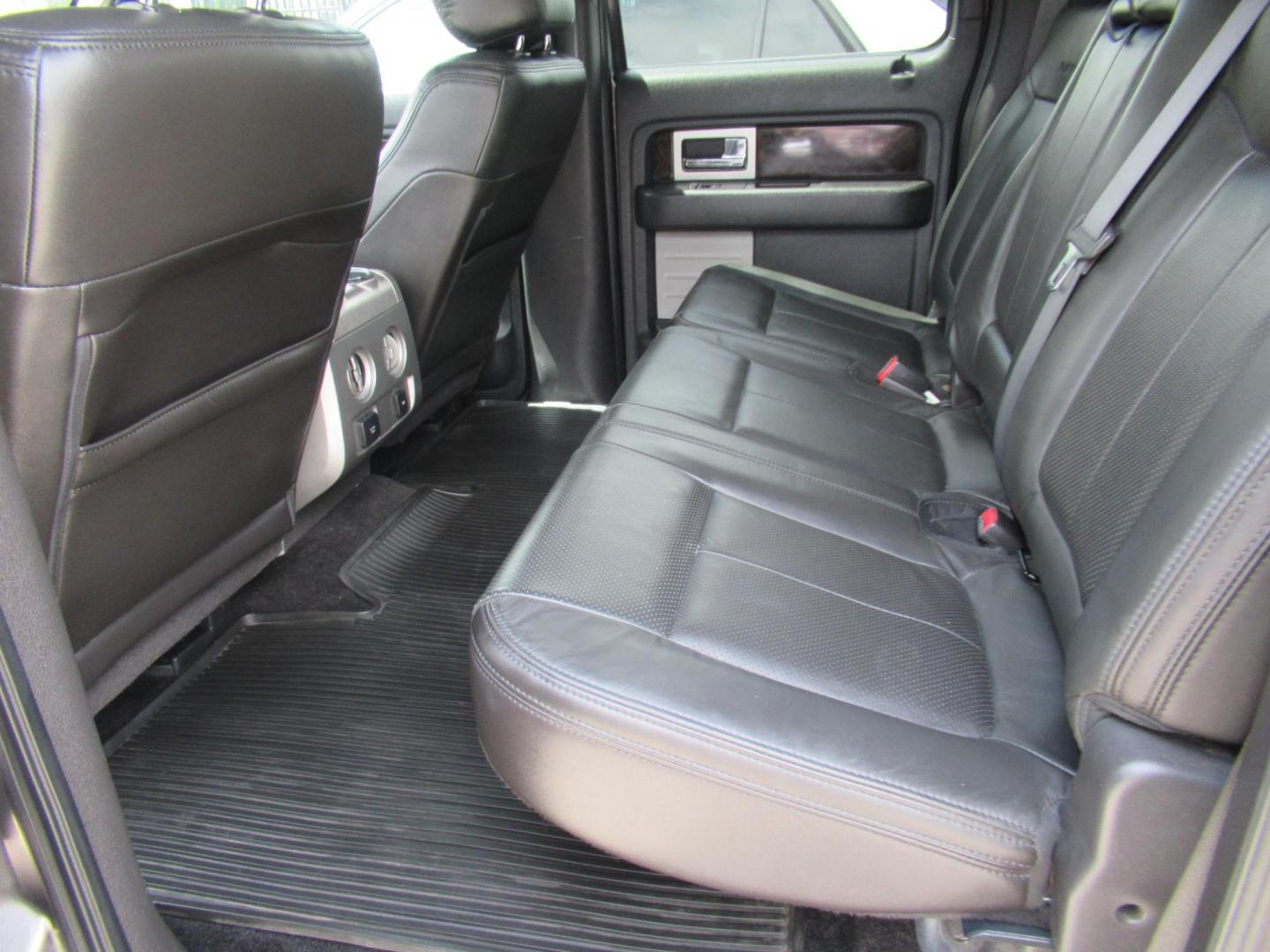 2014 Gray /Black Ford F-150 FX4 SuperCrew 5.5-ft. Bed 4WD (1FTFW1ET8EF) with an 3.5L V6 TURBO engine, Automatic transmission, located at 1511 North Shepherd Dr., Houston, TX, 77008, (281) 657-1221, 29.798361, -95.412560 - 2014 FORD F-150 PLATINUM VIN: 1FTFW1ET8EFA38064 1 F T F W 1 E T 8 E F A 3 8 0 6 4 CREW PICKUP 3.5L V6 F DOHC 24V GASOLINE REAR WHEEL DRIVE W/ 4X4 - Photo#10