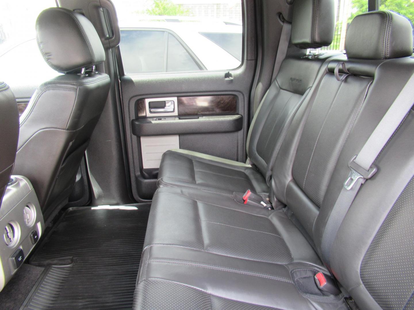 2014 Gray /Black Ford F-150 FX4 SuperCrew 5.5-ft. Bed 4WD (1FTFW1ET8EF) with an 3.5L V6 TURBO engine, Automatic transmission, located at 1511 North Shepherd Dr., Houston, TX, 77008, (281) 657-1221, 29.798361, -95.412560 - 2014 FORD F-150 PLATINUM VIN: 1FTFW1ET8EFA38064 1 F T F W 1 E T 8 E F A 3 8 0 6 4 CREW PICKUP 3.5L V6 F DOHC 24V GASOLINE REAR WHEEL DRIVE W/ 4X4 - Photo#11