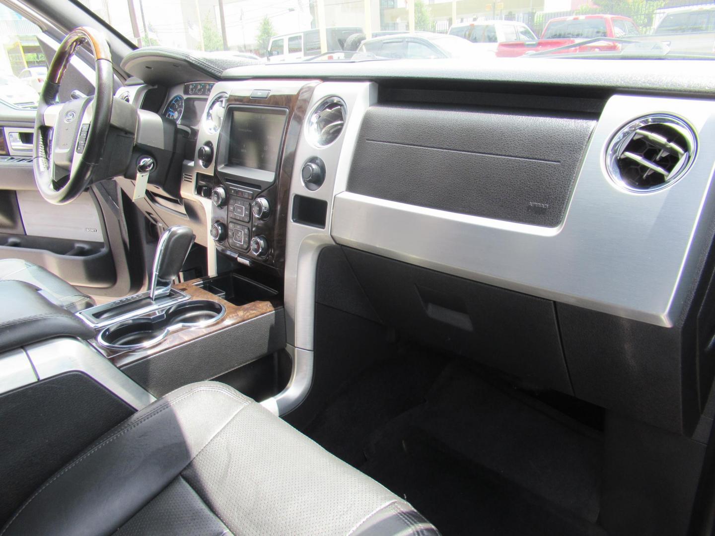 2014 Gray /Black Ford F-150 FX4 SuperCrew 5.5-ft. Bed 4WD (1FTFW1ET8EF) with an 3.5L V6 TURBO engine, Automatic transmission, located at 1511 North Shepherd Dr., Houston, TX, 77008, (281) 657-1221, 29.798361, -95.412560 - 2014 FORD F-150 PLATINUM VIN: 1FTFW1ET8EFA38064 1 F T F W 1 E T 8 E F A 3 8 0 6 4 CREW PICKUP 3.5L V6 F DOHC 24V GASOLINE REAR WHEEL DRIVE W/ 4X4 - Photo#18