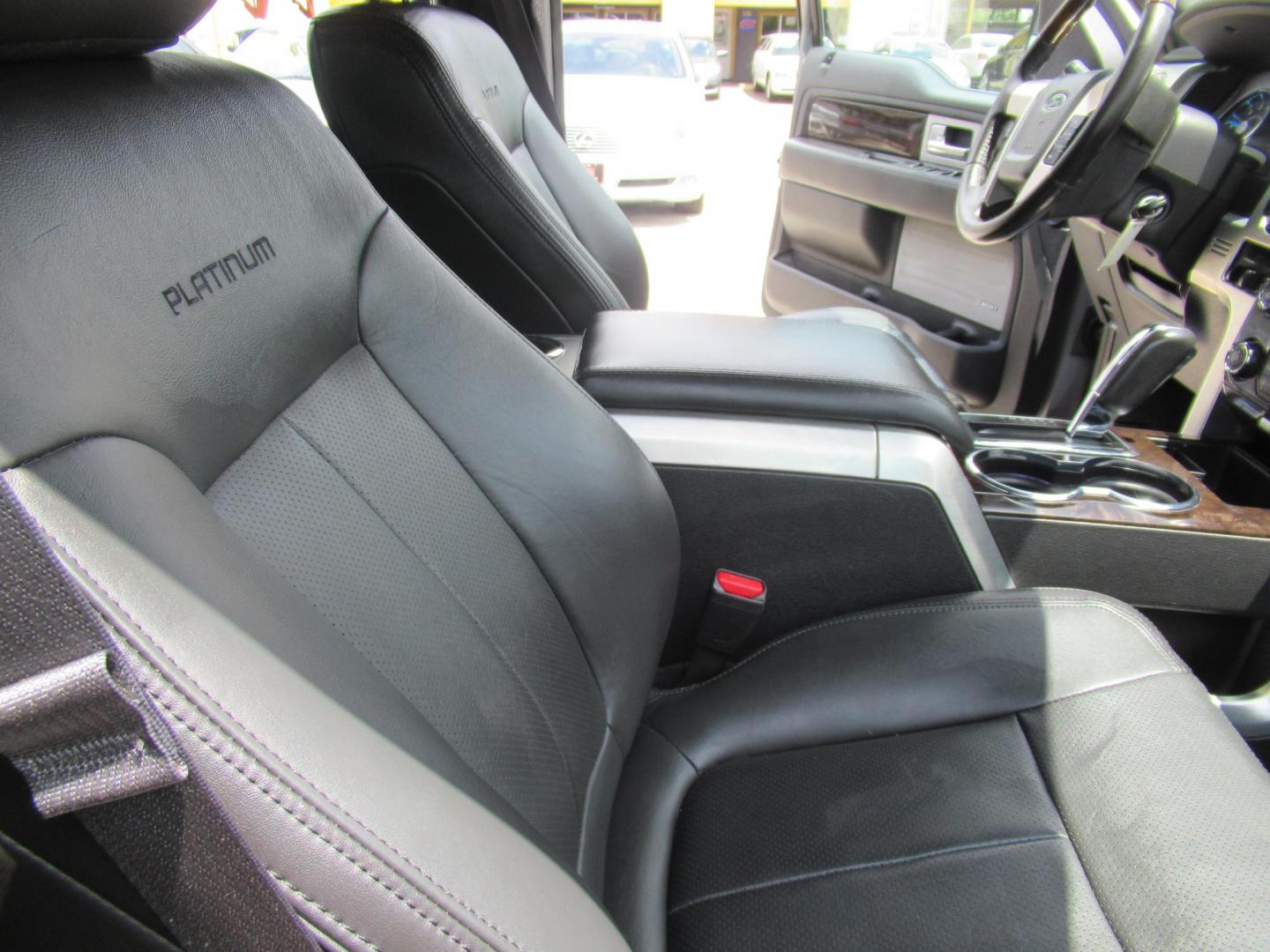2014 Gray /Black Ford F-150 FX4 SuperCrew 5.5-ft. Bed 4WD (1FTFW1ET8EF) with an 3.5L V6 TURBO engine, Automatic transmission, located at 1511 North Shepherd Dr., Houston, TX, 77008, (281) 657-1221, 29.798361, -95.412560 - 2014 FORD F-150 PLATINUM VIN: 1FTFW1ET8EFA38064 1 F T F W 1 E T 8 E F A 3 8 0 6 4 CREW PICKUP 3.5L V6 F DOHC 24V GASOLINE REAR WHEEL DRIVE W/ 4X4 - Photo#20