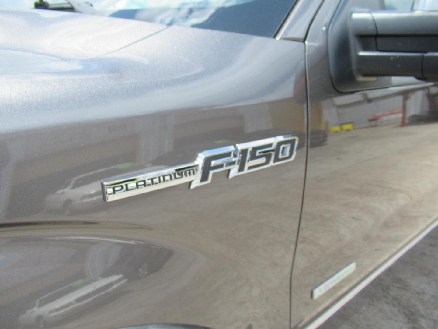 2014 Gray /Black Ford F-150 FX4 SuperCrew 5.5-ft. Bed 4WD (1FTFW1ET8EF) with an 3.5L V6 TURBO engine, Automatic transmission, located at 1511 North Shepherd Dr., Houston, TX, 77008, (281) 657-1221, 29.798361, -95.412560 - 2014 FORD F-150 PLATINUM VIN: 1FTFW1ET8EFA38064 1 F T F W 1 E T 8 E F A 3 8 0 6 4 CREW PICKUP 3.5L V6 F DOHC 24V GASOLINE REAR WHEEL DRIVE W/ 4X4 - Photo#34