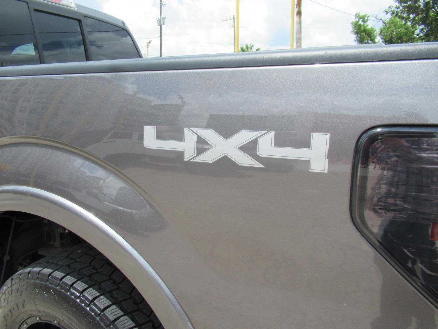 2014 Gray /Black Ford F-150 FX4 SuperCrew 5.5-ft. Bed 4WD (1FTFW1ET8EF) with an 3.5L V6 TURBO engine, Automatic transmission, located at 1511 North Shepherd Dr., Houston, TX, 77008, (281) 657-1221, 29.798361, -95.412560 - 2014 FORD F-150 PLATINUM VIN: 1FTFW1ET8EFA38064 1 F T F W 1 E T 8 E F A 3 8 0 6 4 CREW PICKUP 3.5L V6 F DOHC 24V GASOLINE REAR WHEEL DRIVE W/ 4X4 - Photo#46