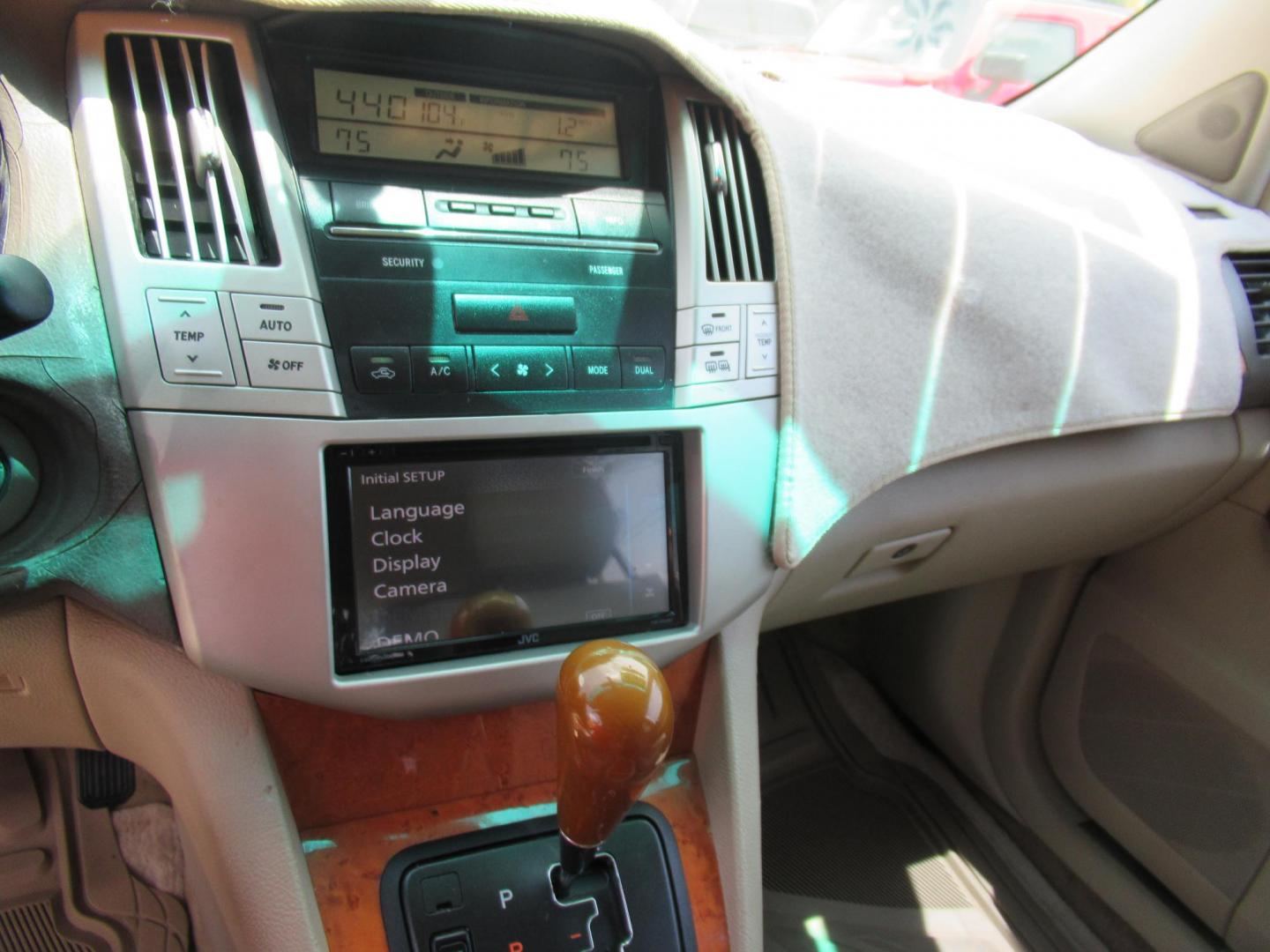 2004 Gold /Tan Lexus RX 330 2WD (JTJGA31U740) with an 3.3L V6 DOHC 24V engine, Automatic Overdrive transmission, located at 1511 North Shepherd Dr., Houston, TX, 77008, (281) 657-1221, 29.798361, -95.412560 - 2004 LEXUS RX 330 VIN: JTJGA31U740028251 J T J G A 3 1 U 7 4 0 0 2 8 2 5 1 4 DOOR WAGON/SPORT UTILITY 3.3L V6 F 24V GASOLINE FRONT WHEEL DRIVE - Photo#3