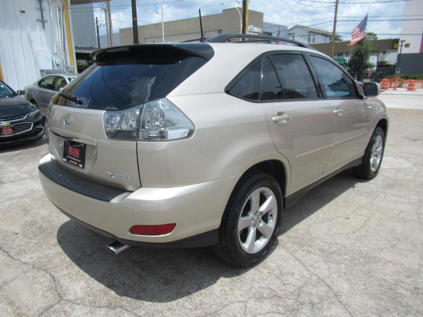 2004 Gold /Tan Lexus RX 330 2WD (JTJGA31U740) with an 3.3L V6 DOHC 24V engine, Automatic Overdrive transmission, located at 1511 North Shepherd Dr., Houston, TX, 77008, (281) 657-1221, 29.798361, -95.412560 - 2004 LEXUS RX 330 VIN: JTJGA31U740028251 J T J G A 3 1 U 7 4 0 0 2 8 2 5 1 4 DOOR WAGON/SPORT UTILITY 3.3L V6 F 24V GASOLINE FRONT WHEEL DRIVE - Photo#16
