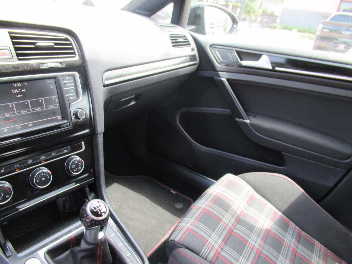 2017 BLUE /BLACK Volkswagen Golf GTI S 6M 4-Door (3VW547AU0HM) with an 2.0L L4 DOHC 16V TURBO engine, 6M transmission, located at 1511 North Shepherd Dr., Houston, TX, 77008, (281) 657-1221, 29.798361, -95.412560 - 2017 VOLKSWAGEN GOLF GTI SPORT VIN: 3VW547AU0HM041240 3 V W 5 4 7 A U 0 H M 0 4 1 2 4 0 HATCHBACK 4 DR 2L I4 F DOHC 16V GASOLINE FRONT WHEEL DRIVE - Photo#3