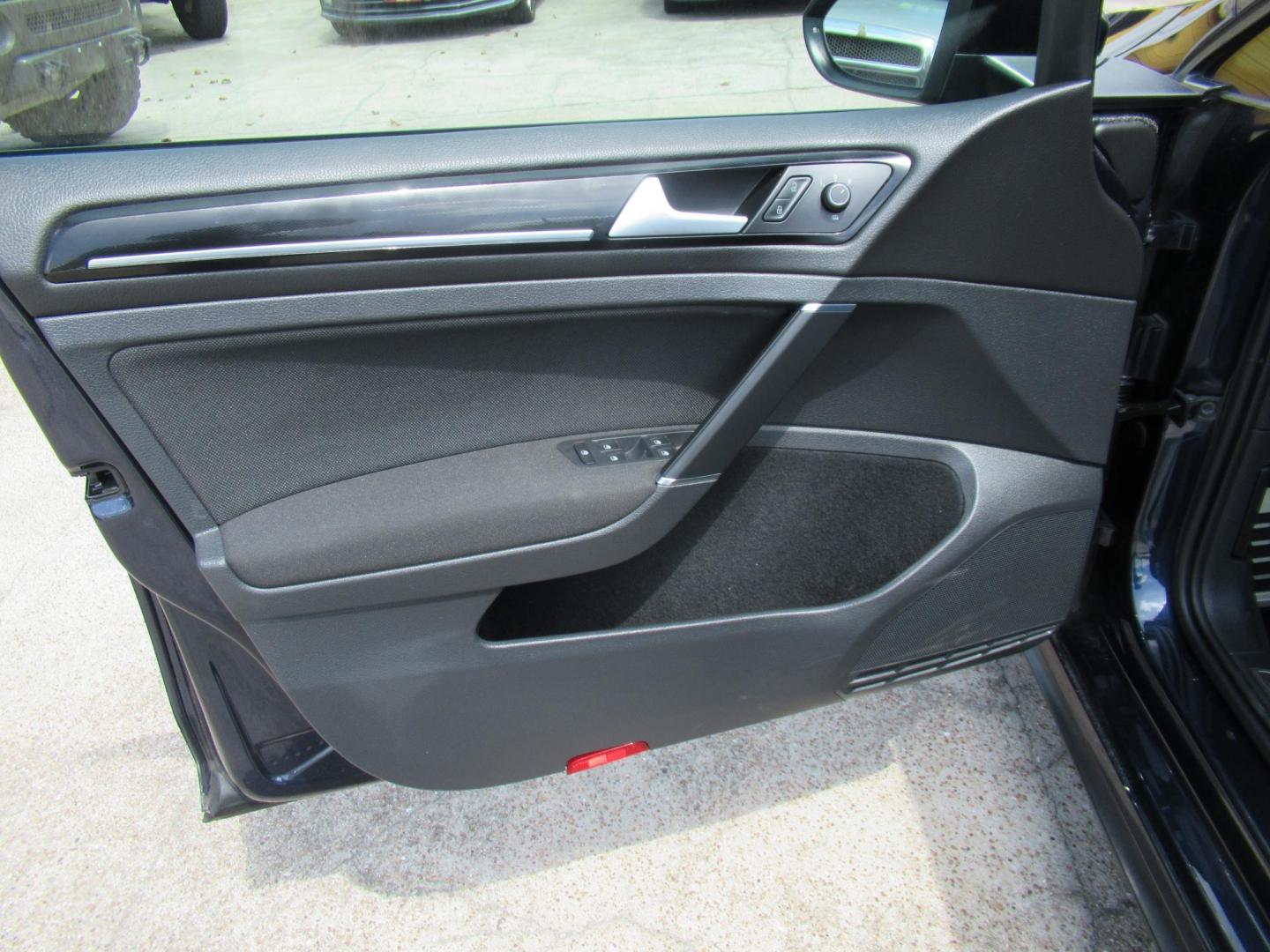 2017 BLUE /BLACK Volkswagen Golf GTI S 6M 4-Door (3VW547AU0HM) with an 2.0L L4 DOHC 16V TURBO engine, 6M transmission, located at 1511 North Shepherd Dr., Houston, TX, 77008, (281) 657-1221, 29.798361, -95.412560 - 2017 VOLKSWAGEN GOLF GTI SPORT VIN: 3VW547AU0HM041240 3 V W 5 4 7 A U 0 H M 0 4 1 2 4 0 HATCHBACK 4 DR 2L I4 F DOHC 16V GASOLINE FRONT WHEEL DRIVE - Photo#6