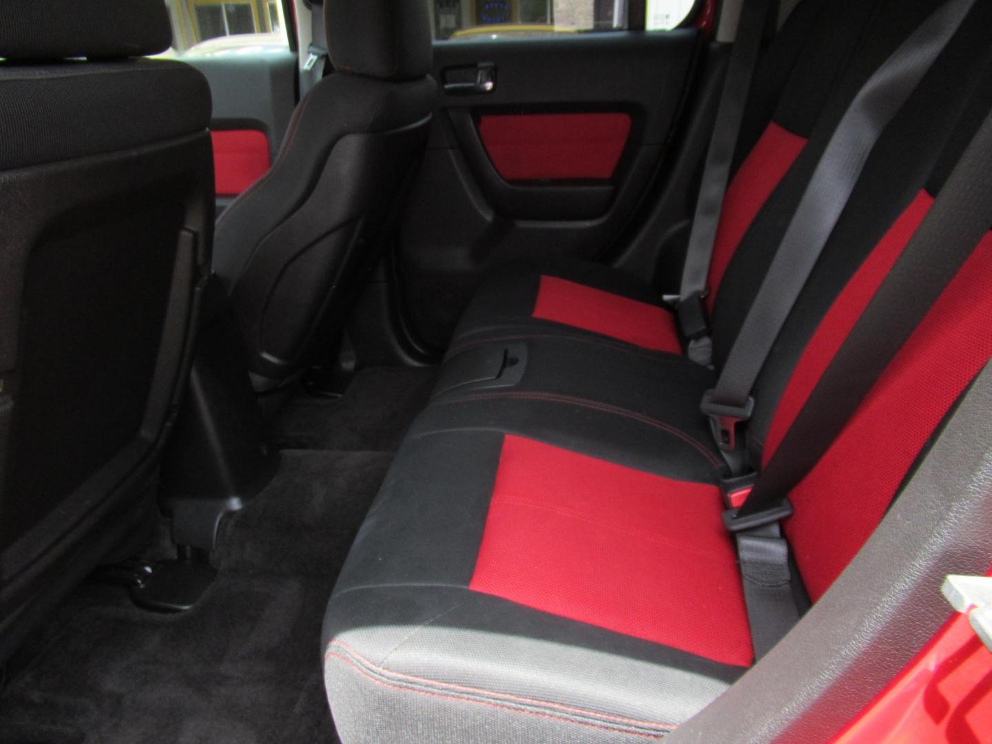 2007 Red /Black Hummer H3 Adventure (5GTDN13E478) with an 3.7L L5 DOHC 20V engine, Manual transmission, located at 1511 North Shepherd Dr., Houston, TX, 77008, (281) 657-1221, 29.798361, -95.412560 - 2007 HUMMER H3 H3X VIN: 5GTDN13E478254346 5 G T D N 1 3 E 4 7 8 2 5 4 3 4 6 4 DOOR WAGON/SPORT UTILITY 3.7L I5 F DOHC GASOLINE ALL WHEEL DRIVE - Photo#7