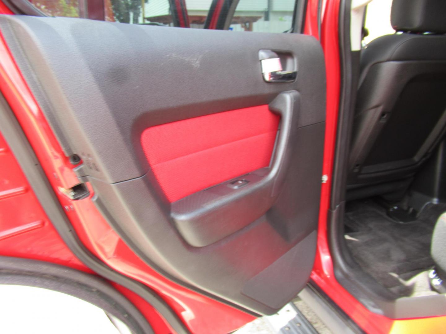 2007 Red /Black Hummer H3 Adventure (5GTDN13E478) with an 3.7L L5 DOHC 20V engine, Manual transmission, located at 1511 North Shepherd Dr., Houston, TX, 77008, (281) 657-1221, 29.798361, -95.412560 - 2007 HUMMER H3 H3X VIN: 5GTDN13E478254346 5 G T D N 1 3 E 4 7 8 2 5 4 3 4 6 4 DOOR WAGON/SPORT UTILITY 3.7L I5 F DOHC GASOLINE ALL WHEEL DRIVE - Photo#8
