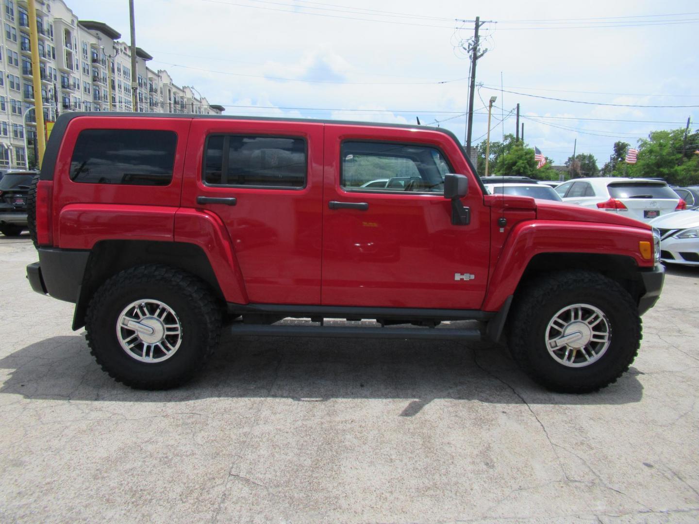 2007 Red /Black Hummer H3 Adventure (5GTDN13E478) with an 3.7L L5 DOHC 20V engine, Manual transmission, located at 1511 North Shepherd Dr., Houston, TX, 77008, (281) 657-1221, 29.798361, -95.412560 - 2007 HUMMER H3 H3X VIN: 5GTDN13E478254346 5 G T D N 1 3 E 4 7 8 2 5 4 3 4 6 4 DOOR WAGON/SPORT UTILITY 3.7L I5 F DOHC GASOLINE ALL WHEEL DRIVE - Photo#17