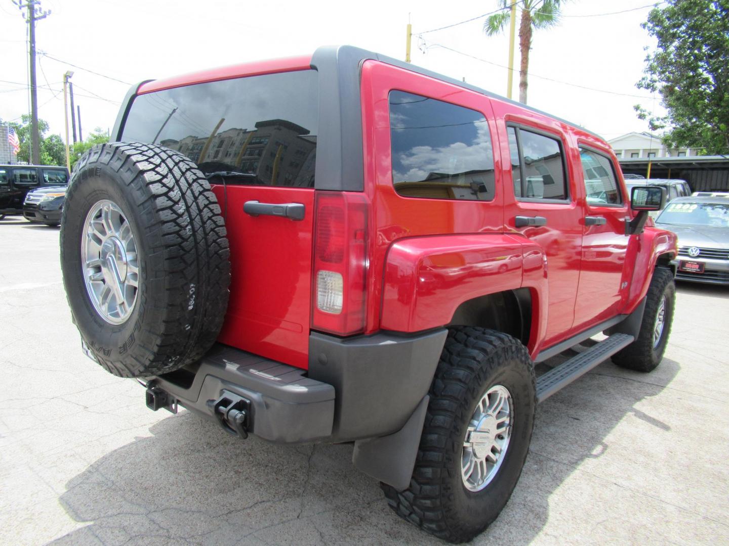 2007 Red /Black Hummer H3 Adventure (5GTDN13E478) with an 3.7L L5 DOHC 20V engine, Manual transmission, located at 1511 North Shepherd Dr., Houston, TX, 77008, (281) 657-1221, 29.798361, -95.412560 - 2007 HUMMER H3 H3X VIN: 5GTDN13E478254346 5 G T D N 1 3 E 4 7 8 2 5 4 3 4 6 4 DOOR WAGON/SPORT UTILITY 3.7L I5 F DOHC GASOLINE ALL WHEEL DRIVE - Photo#18