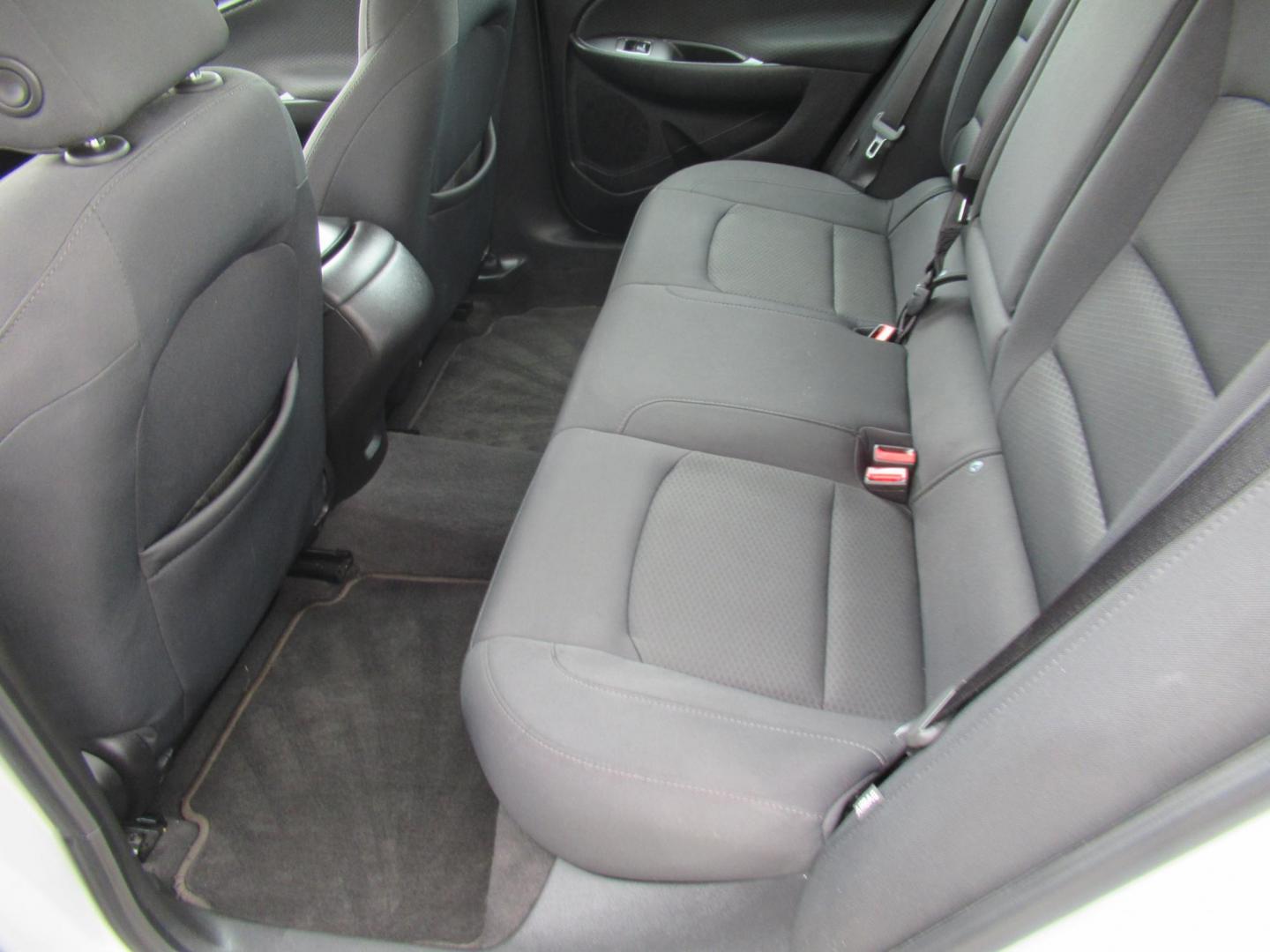 2016 Silver /Black Chevrolet Malibu LS (1G1ZB5ST0GF) with an 1.5L L4 DOHC 16V engine, 6A transmission, located at 1511 North Shepherd Dr., Houston, TX, 77008, (281) 657-1221, 29.798361, -95.412560 - 2016 CHEVROLET MALIBU LS VIN: 1G1ZB5ST0GF347074 1 G 1 Z B 5 S T 0 G F 3 4 7 0 7 4 SEDAN 4 DR 1.5L I4 F DOHC 16V GASOLINE FRONT WHEEL DRIVE - Photo#6